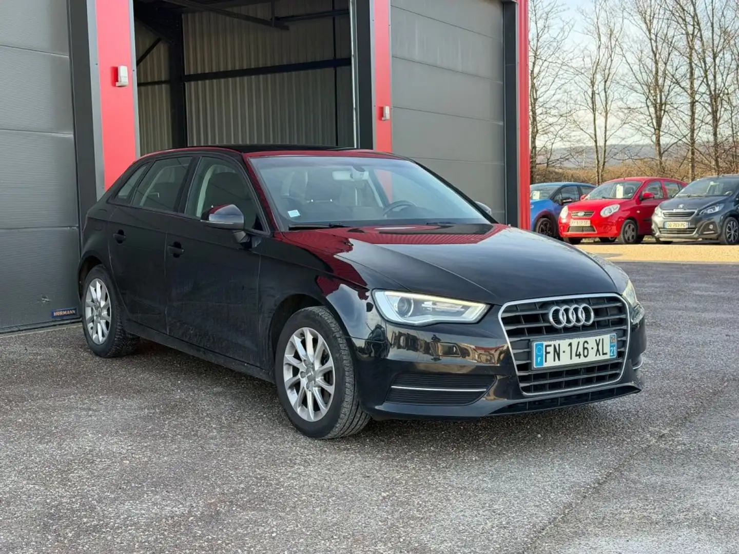 Audi A3 1.2 TFSI 110 Attraction Noir - 2
