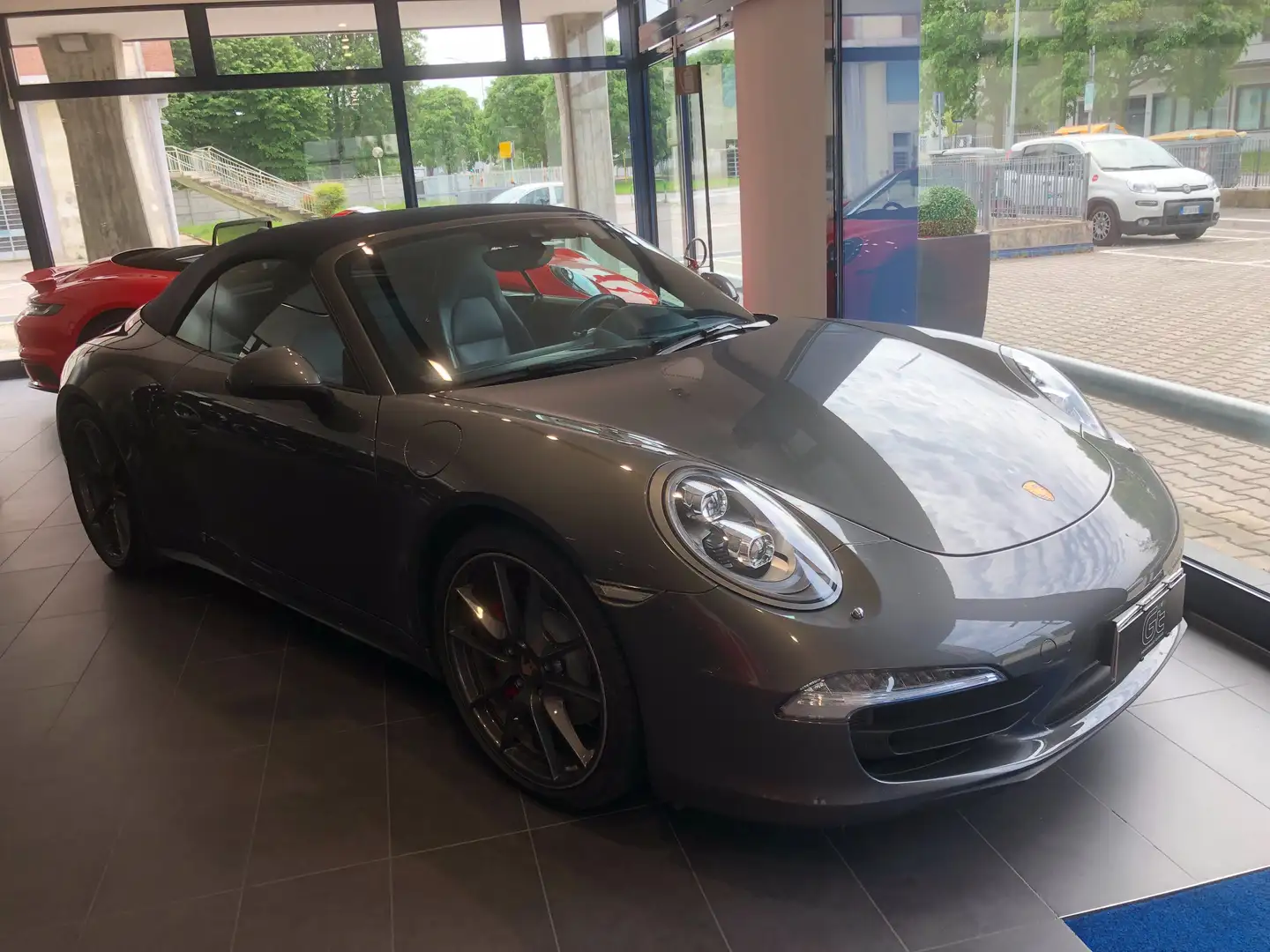 Porsche 991 911 4S Cabrio Vettura Nazionale Ufficiale Grau - 1