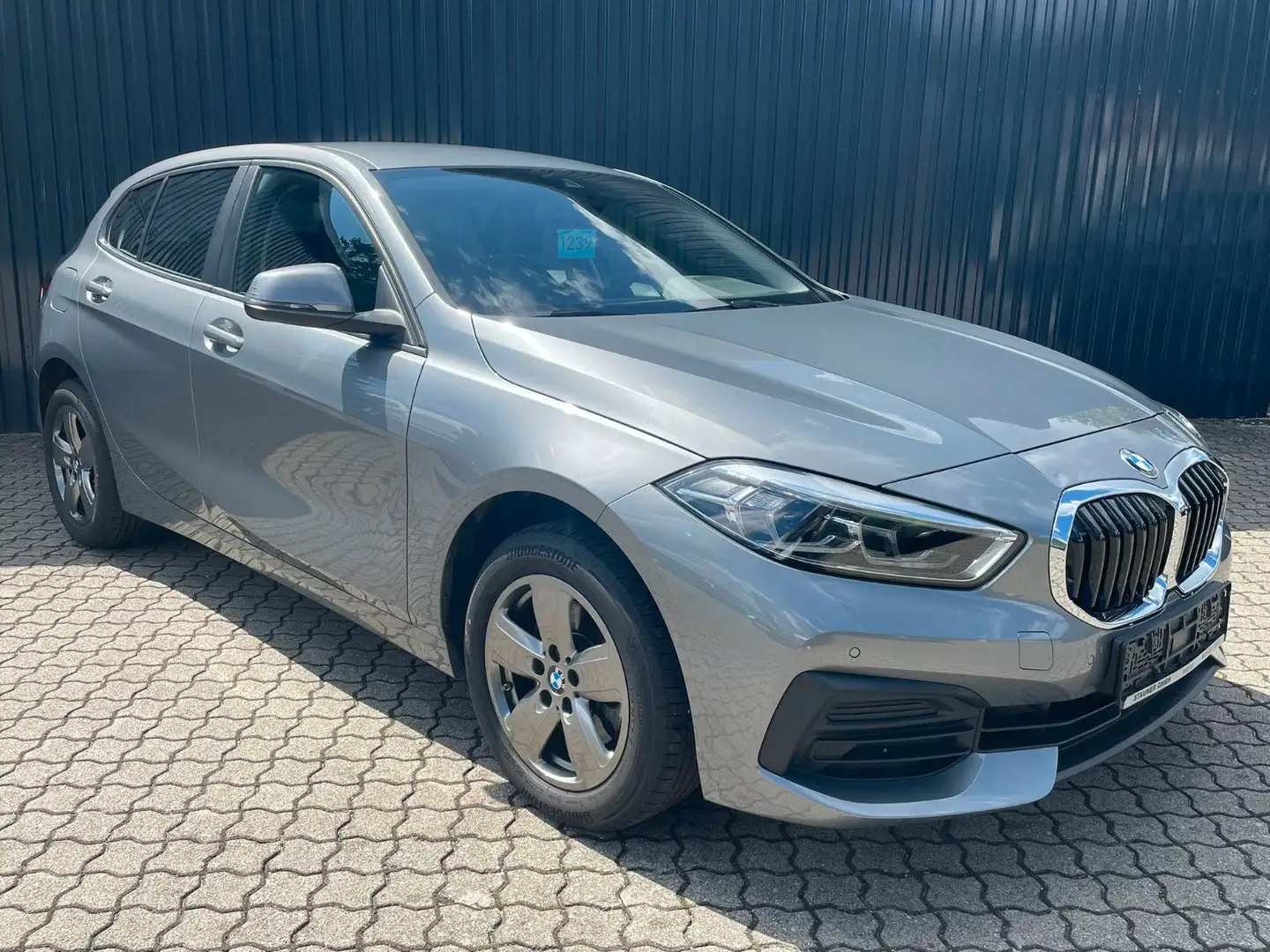 BMW 118 D 5-Türer/ LED/Lenkradheiz/Navi/Sitzheizung Grau - 2