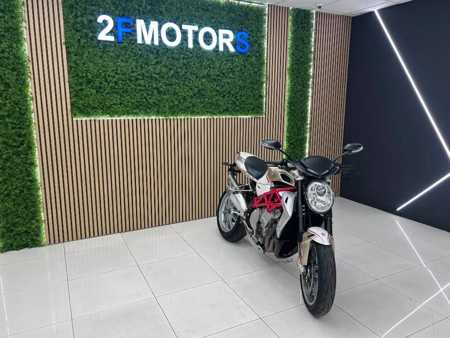 MV Agusta Brutale 1090 Brutale 1090 RR ABS (2009 - 19) Blanco - 1