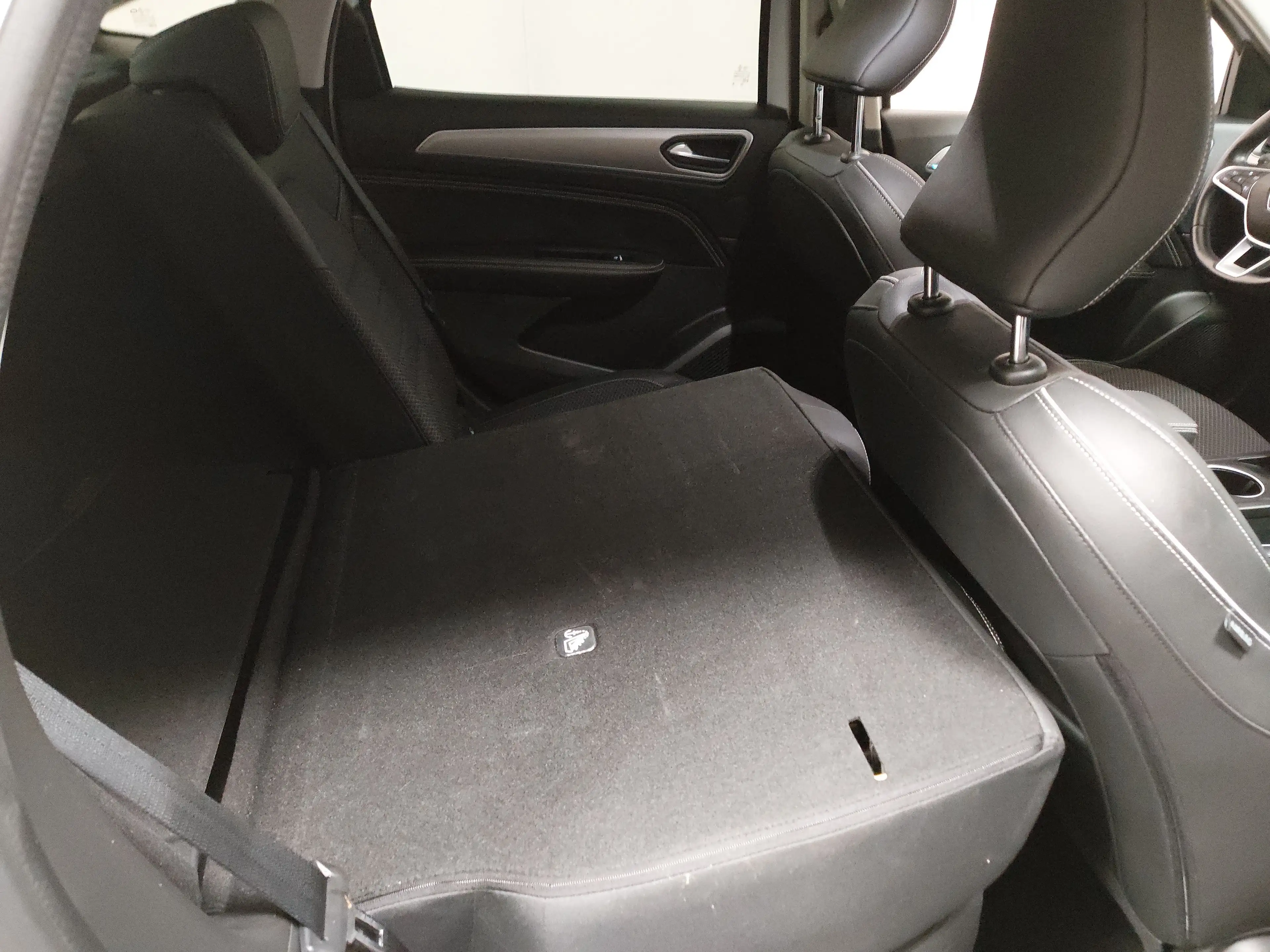 Renault Arkana 1.3 TCe 140 Intens Navi LED T-Leder RFK — photo 11