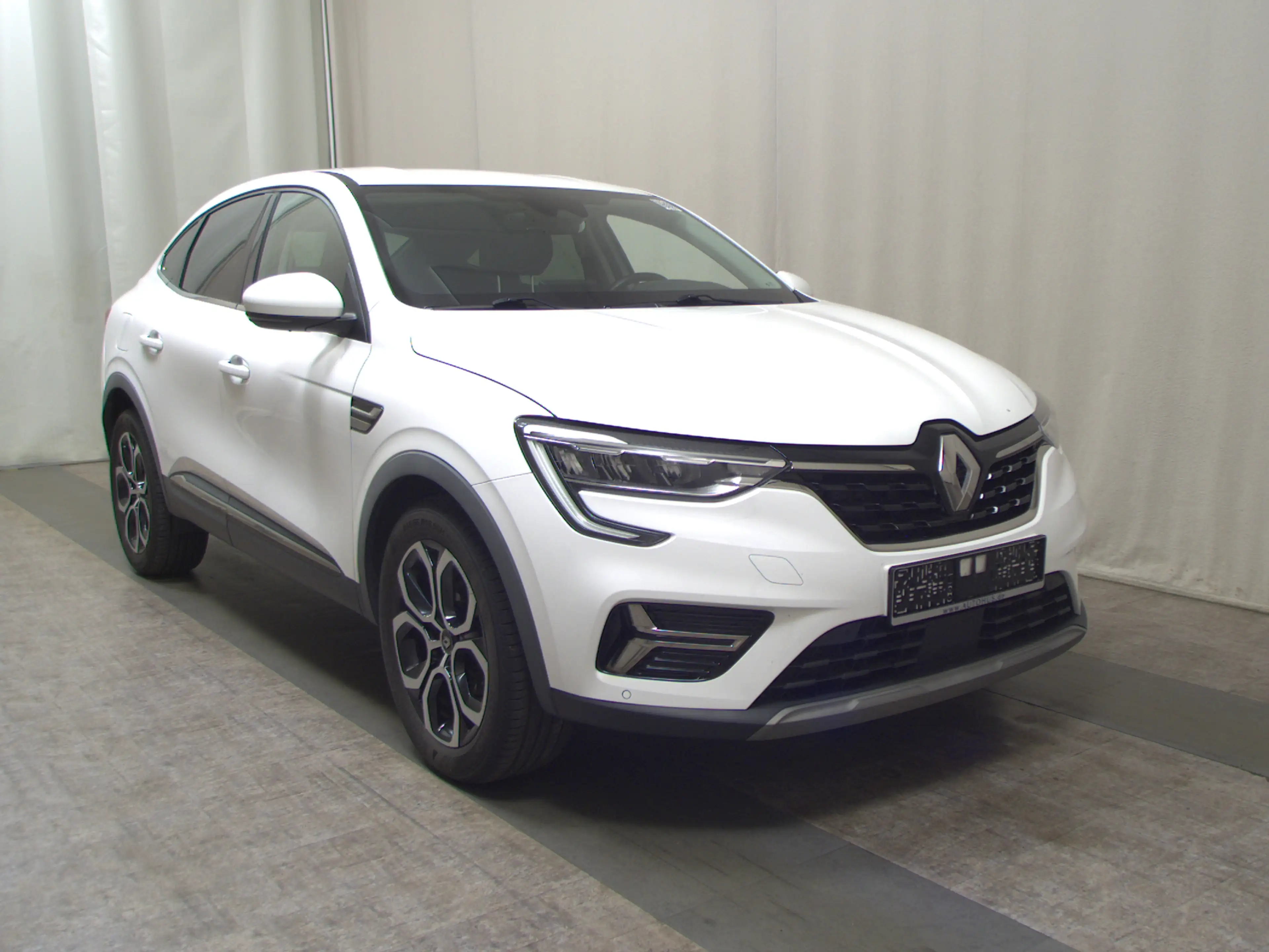 Renault Arkana 1.3 TCe 140 Intens Navi LED T-Leder RFK — photo 3