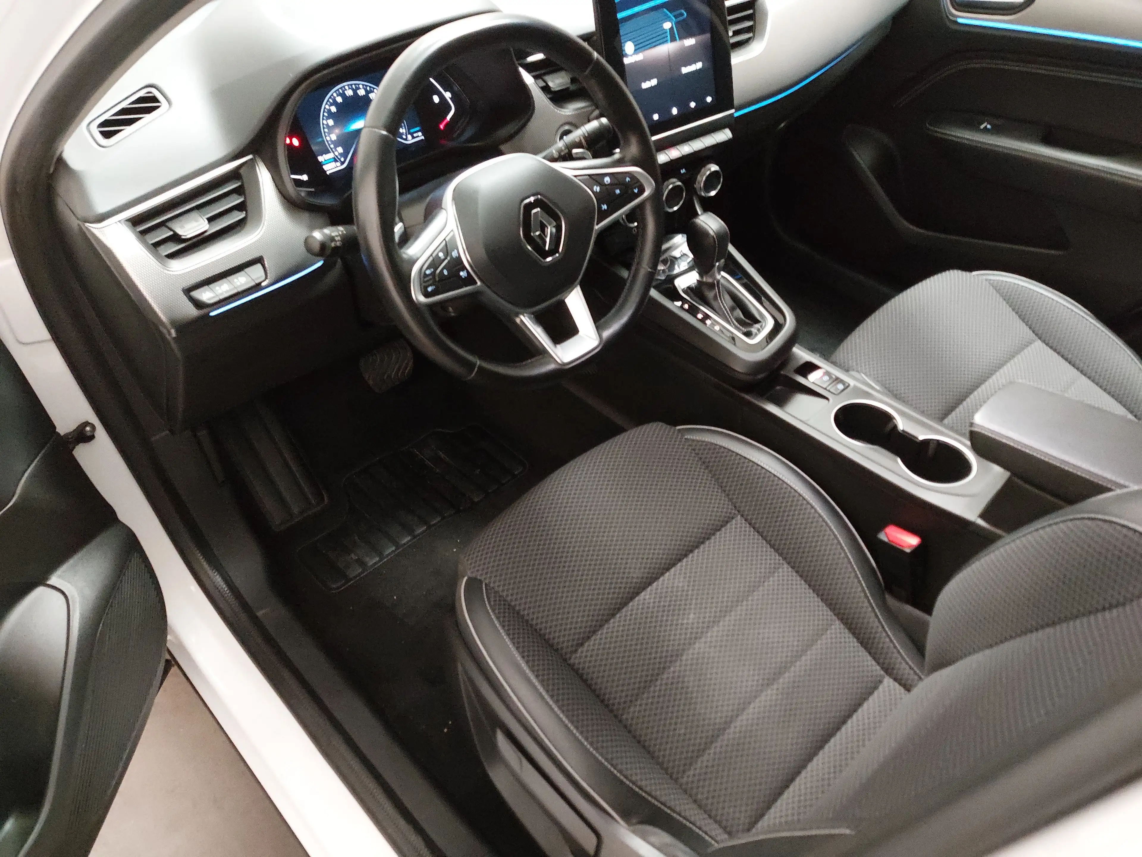 Renault Arkana 1.3 TCe 140 Intens Navi LED T-Leder RFK — photo 6