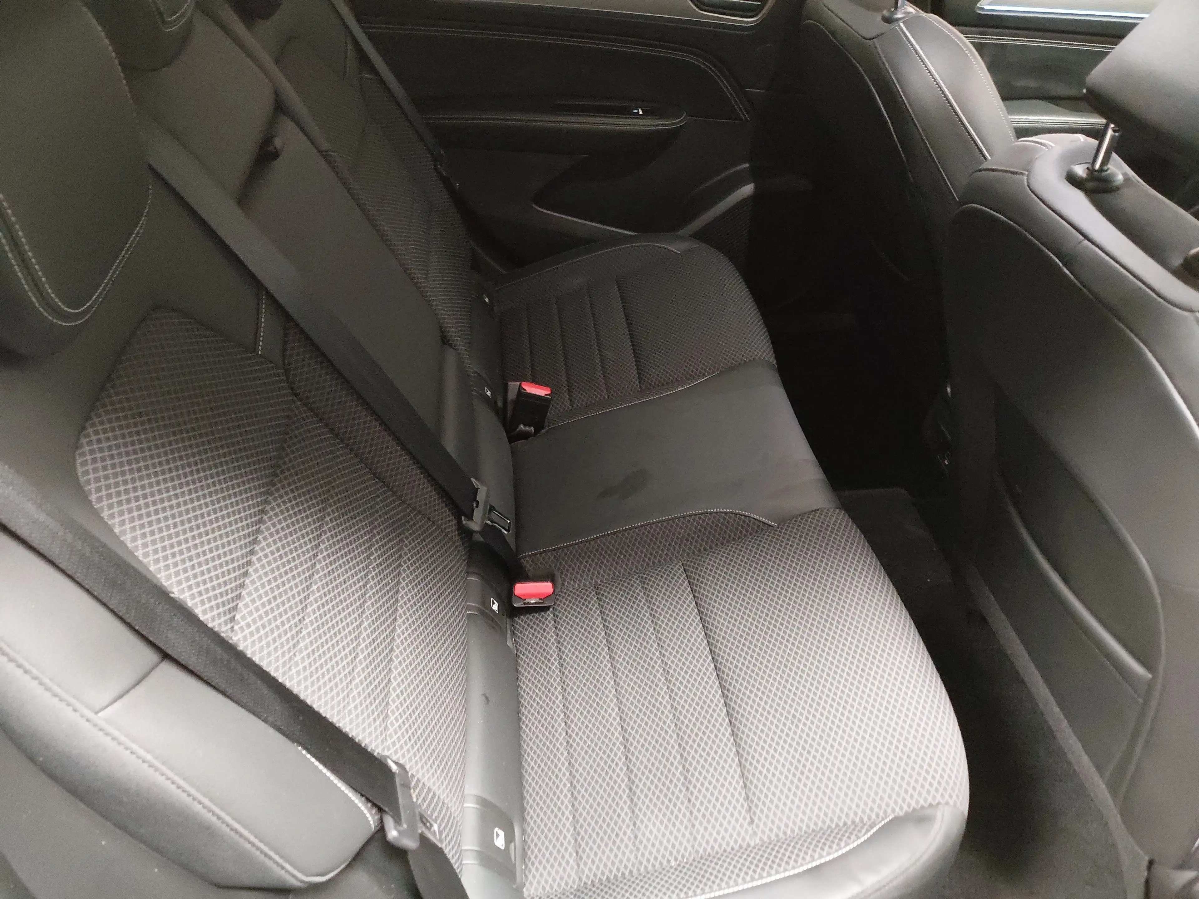 Renault Arkana 1.3 TCe 140 Intens Navi LED T-Leder RFK — photo 12