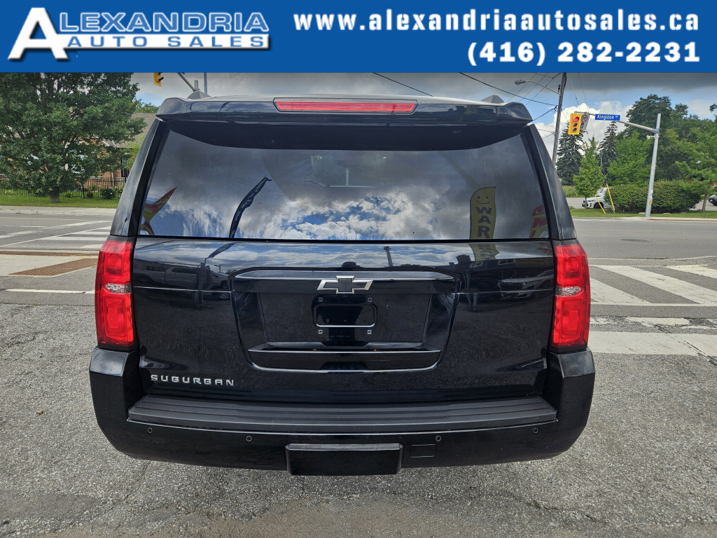 2017 Chevrolet Suburban LT 1500 4x4 Automatic — снимка 1