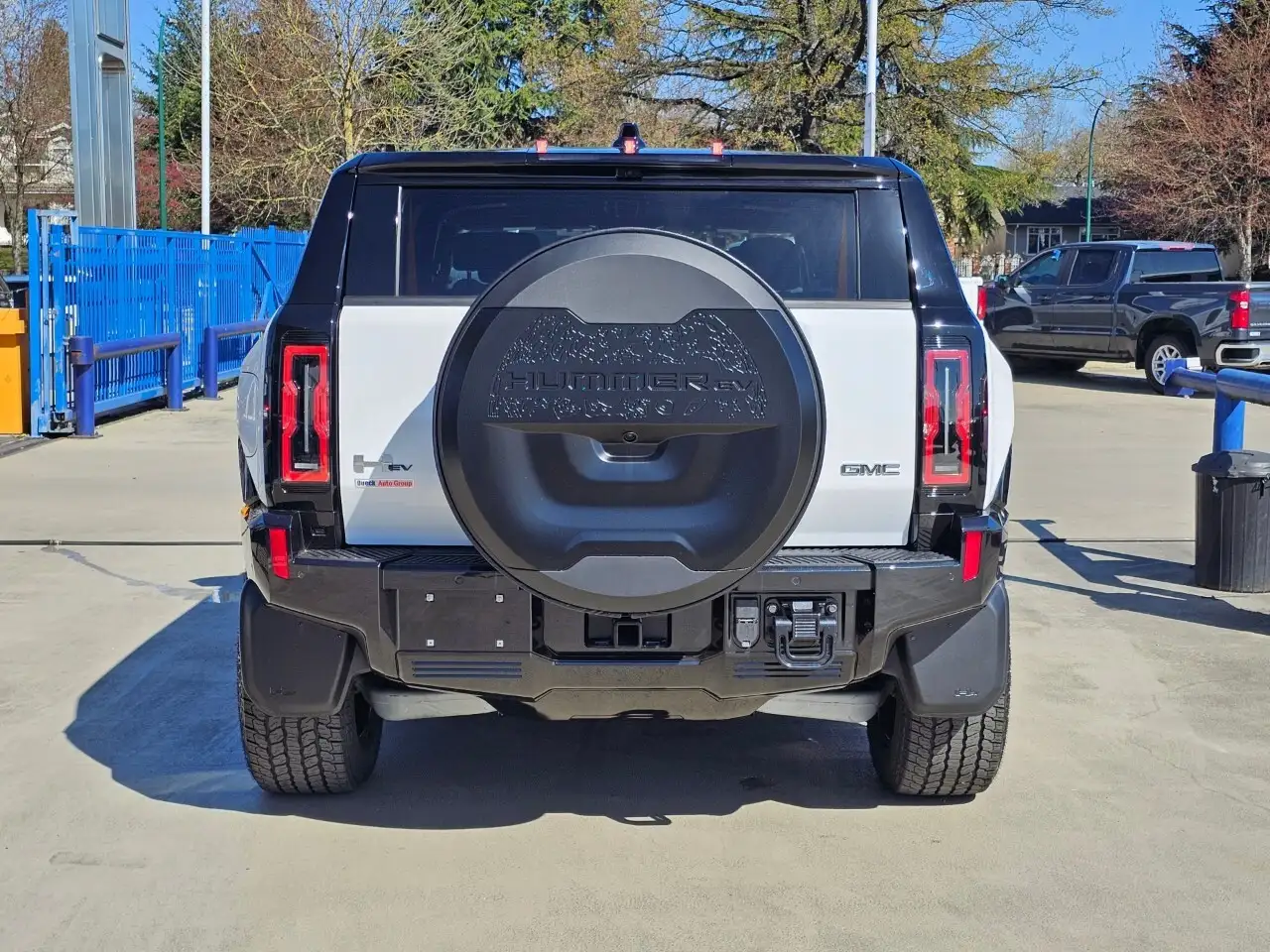 GMC HUMMER EV SUV снимка GMC HUMMER EV SUV