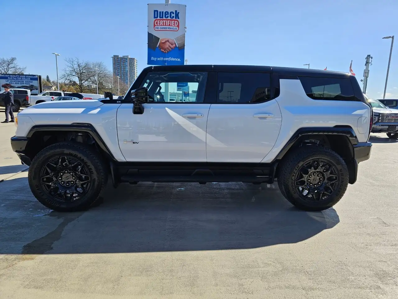 GMC HUMMER EV SUV снимка GMC HUMMER EV SUV