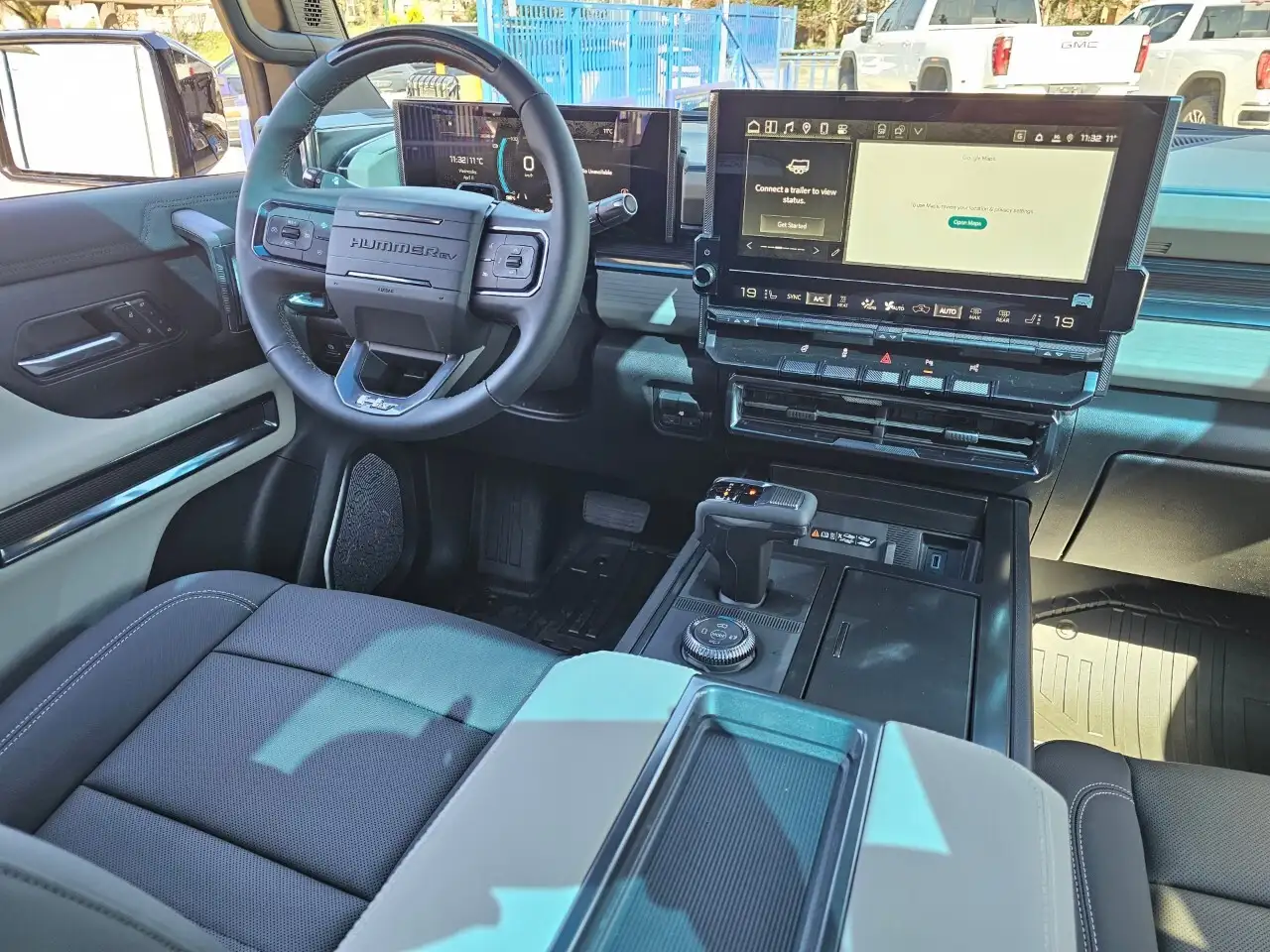 GMC HUMMER EV SUV снимка GMC HUMMER EV SUV