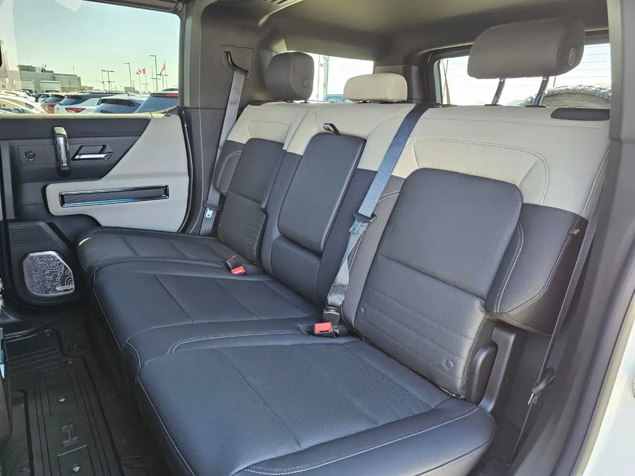 GMC HUMMER EV SUV снимка GMC HUMMER EV SUV