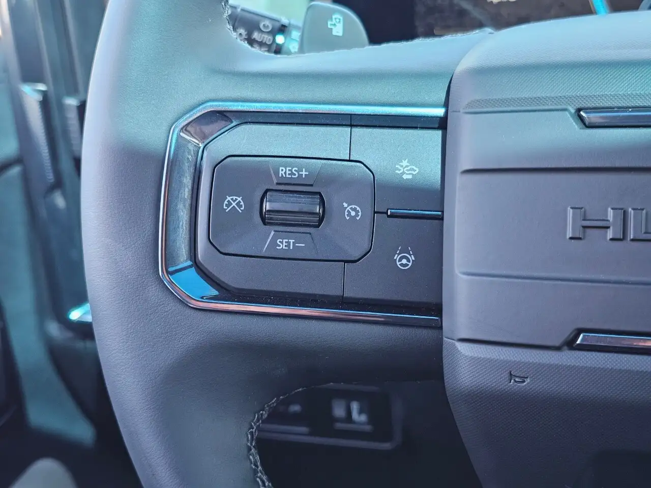 GMC HUMMER EV SUV снимка GMC HUMMER EV SUV