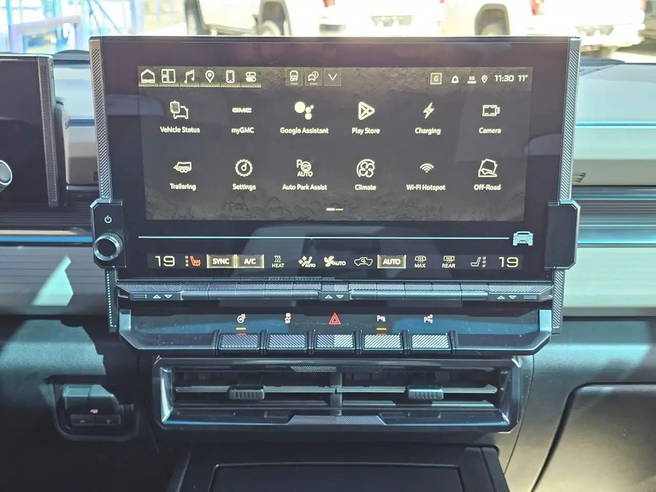 GMC HUMMER EV SUV снимка GMC HUMMER EV SUV