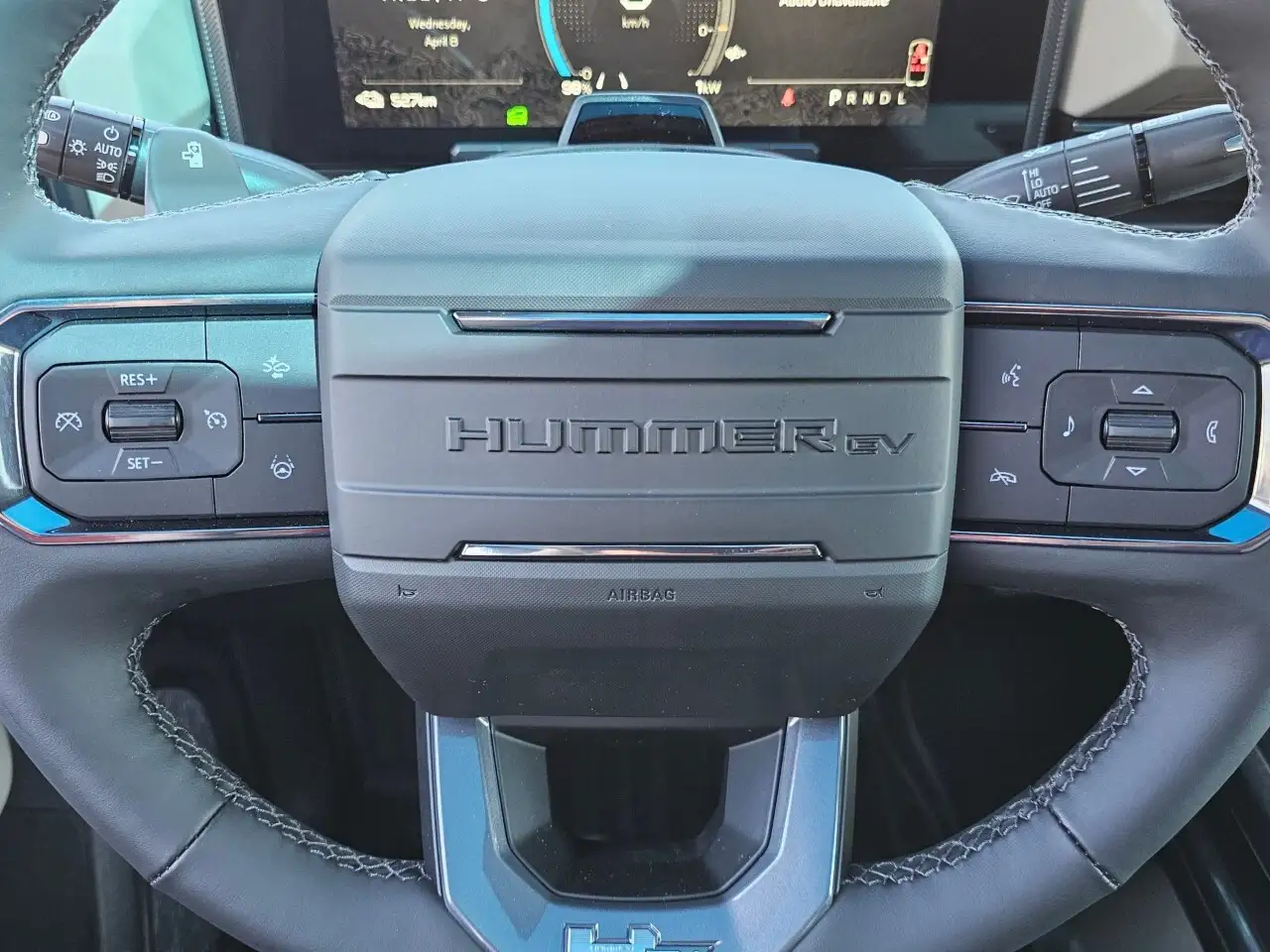 GMC HUMMER EV SUV снимка GMC HUMMER EV SUV