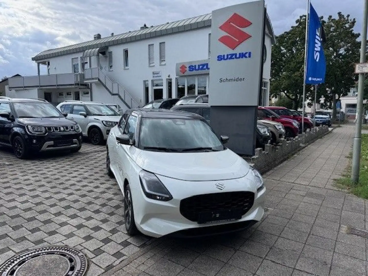 Suzuki Swift 1.2 DUALJET HYBRID Comfort+/LED/NAVI/KLIMA Weiß - 1