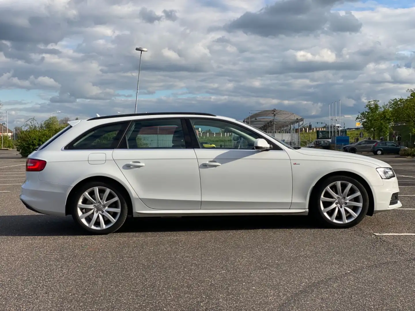 Audi A4 Avant Ambiente Quattro, Pano, S line Select. Weiß - 2
