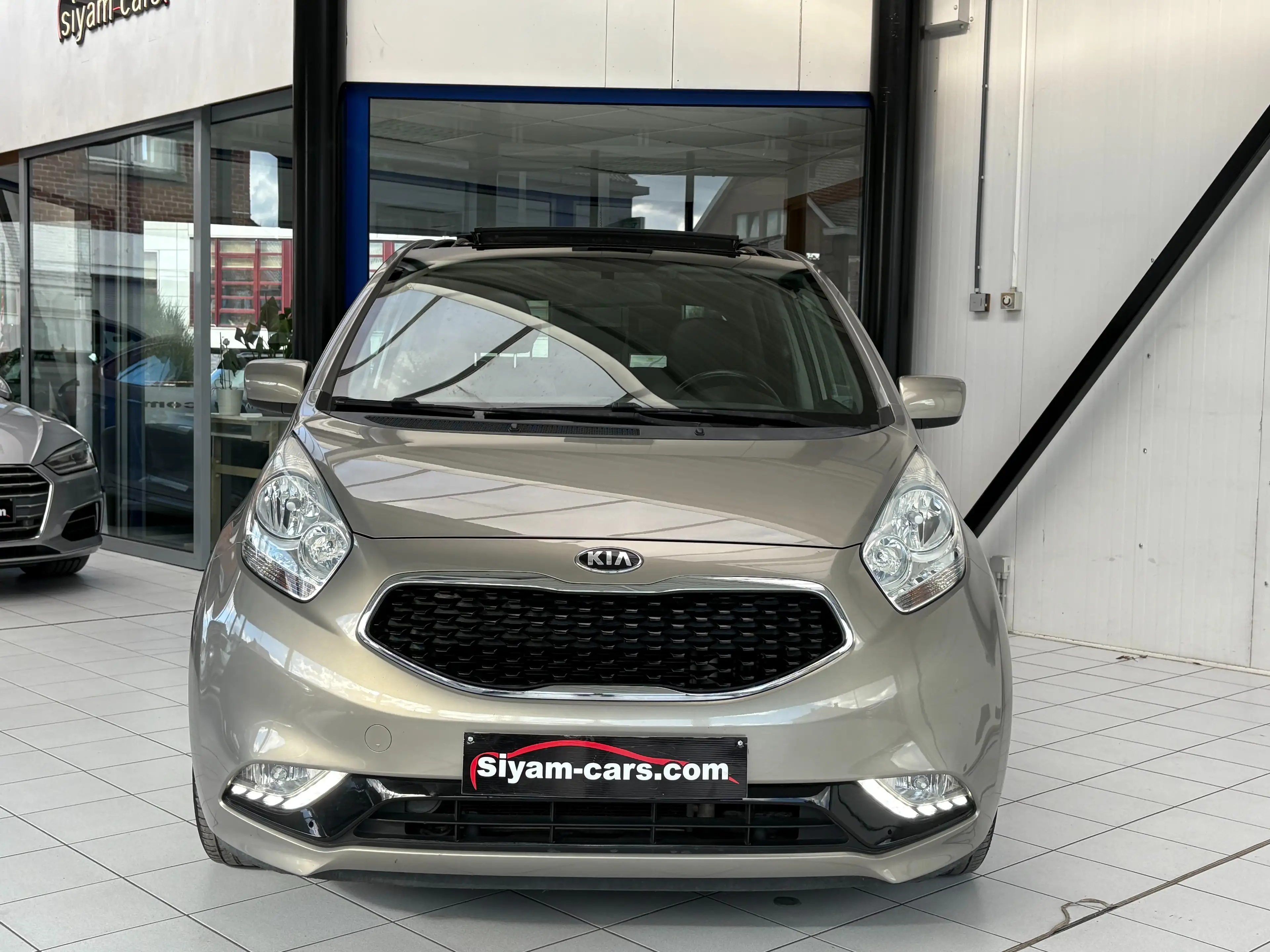 Kia Venga 1.4 CRDi *CUIR * TOIT * GPS * CAMERA * JANTES * — photo 7