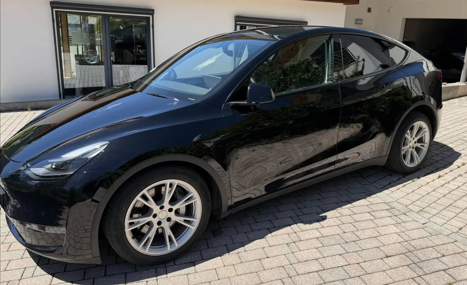 Tesla Model Y Model Y Long Range AWD 75kWh Schwarz - 1