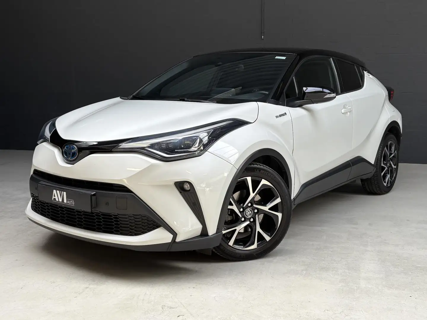 Toyota C-HR 1.8 Hybrid Dynamic Bi-Tone Led Camera 1e Eigenaar Wit - 1