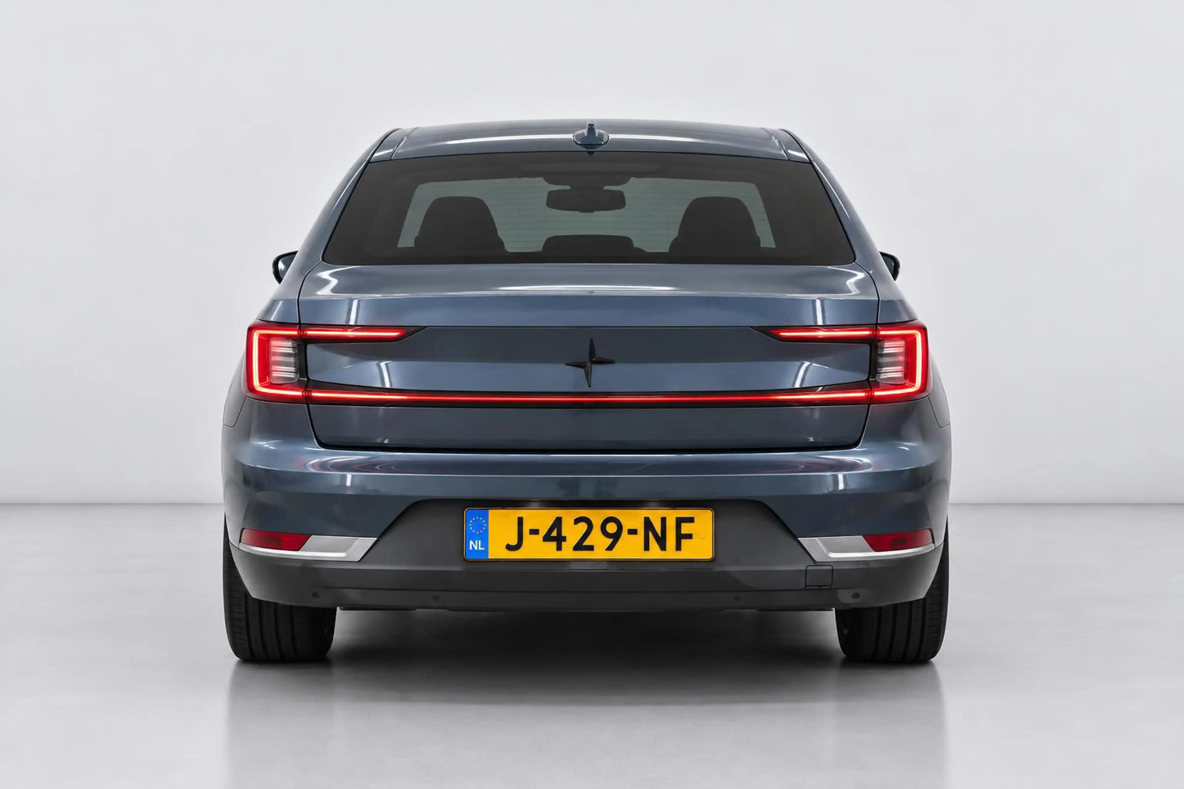 Polestar 2 Long Range Dual Motor Launch Edition 78kWh PANO 93 — photo 8