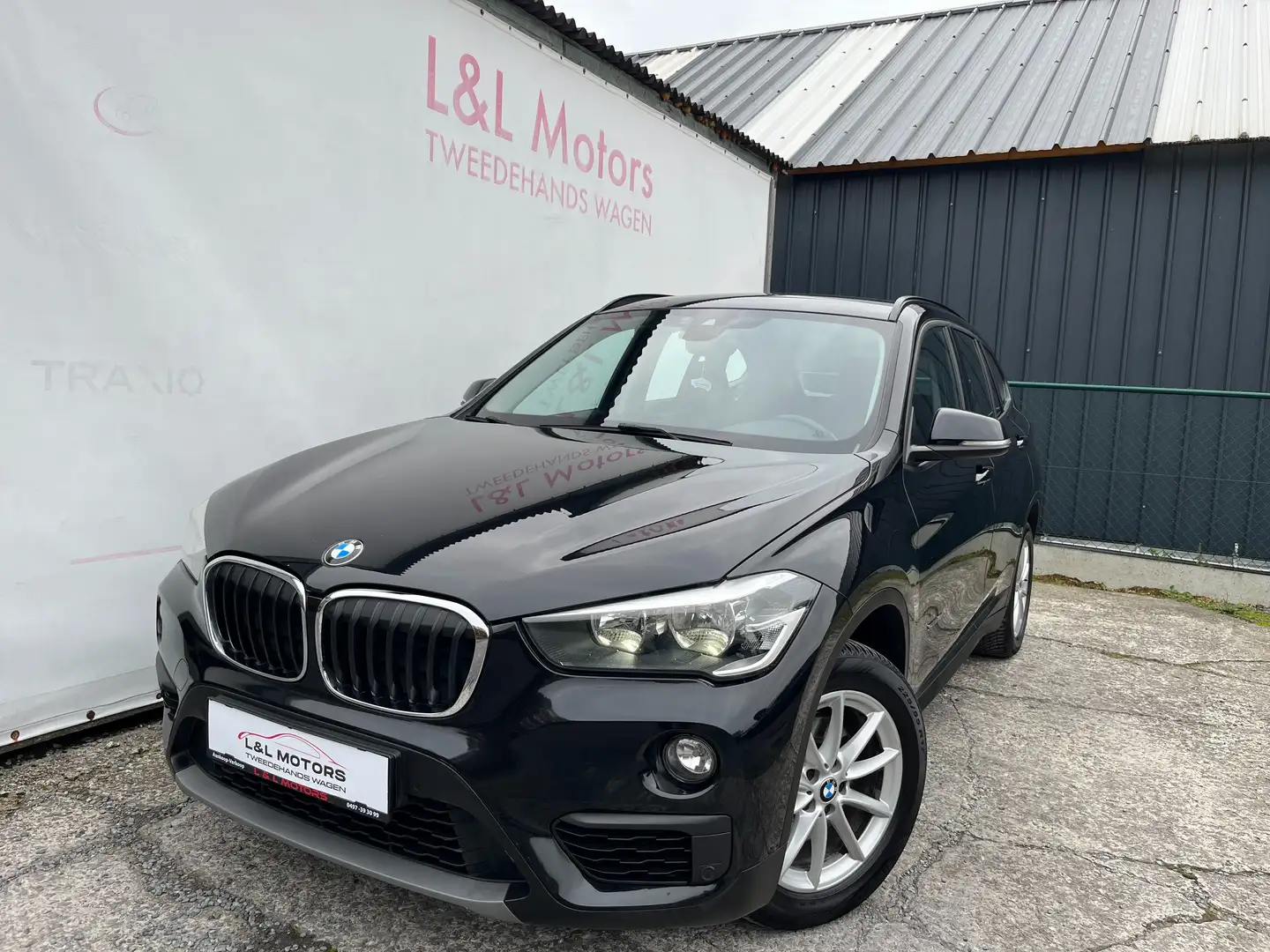 BMW X1 1.5iA sDrive18*Automaat*Navi Sport Zetels Pdc Alu* Noir - 1