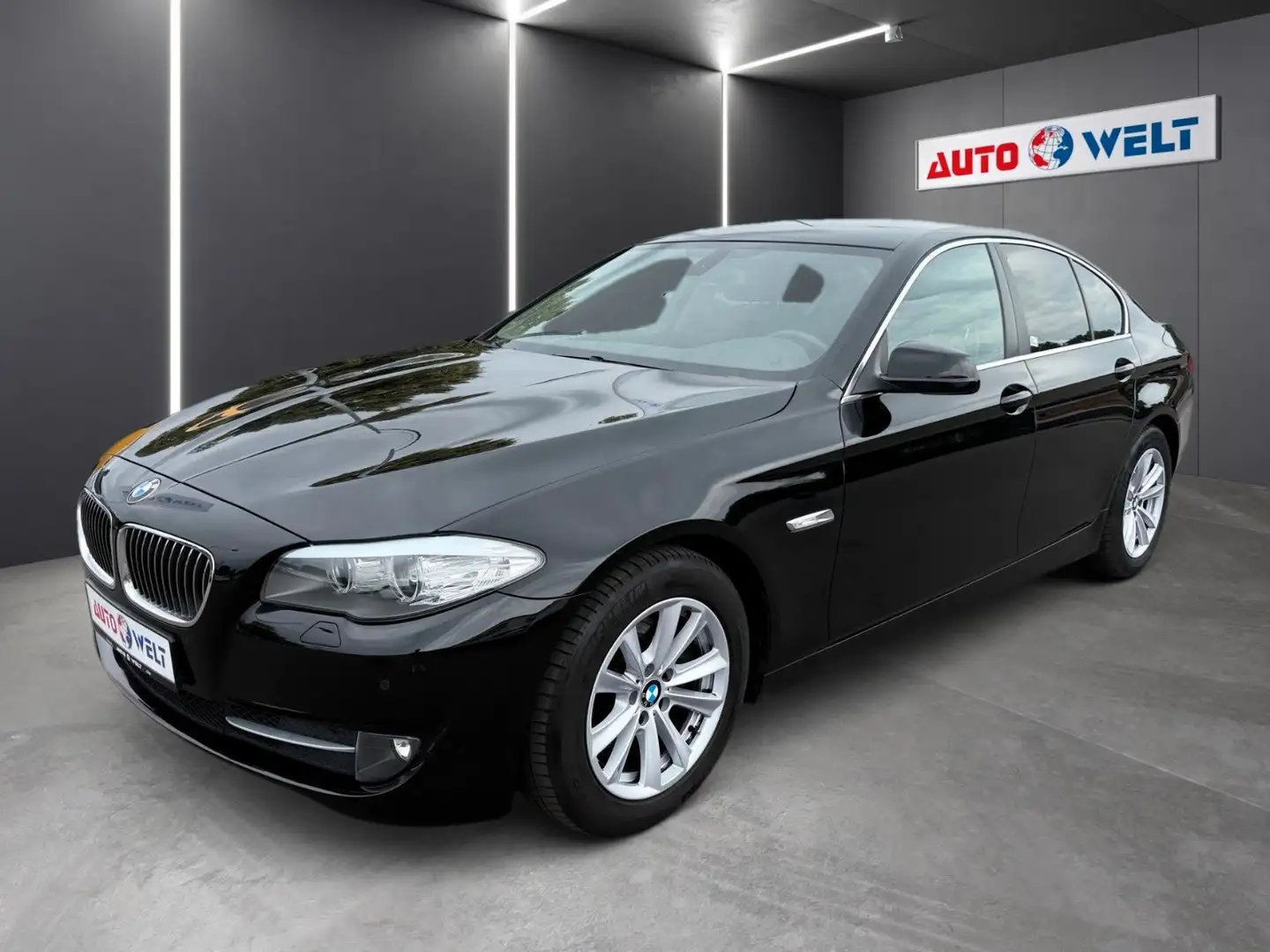 BMW 523 i Lim Duo-Climatic Navigation Tempo Parksens. Чорний - 1