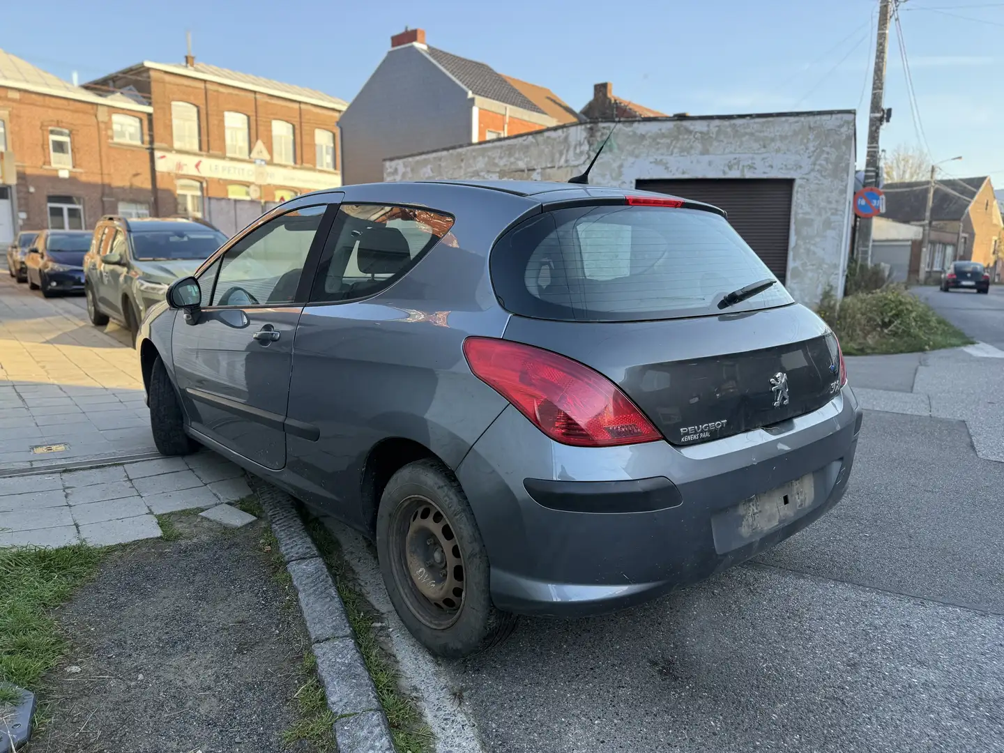 Peugeot 308 1.6i Premium Gris - 2