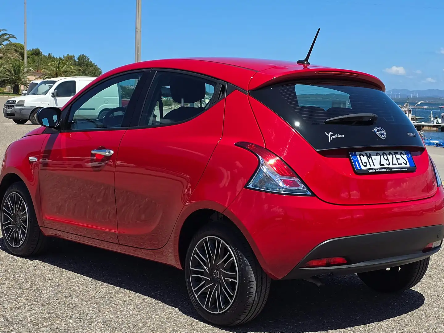 Lancia Ypsilon Ypsilon 1.0 firefly hybrid Silver Plus s Rouge - 2