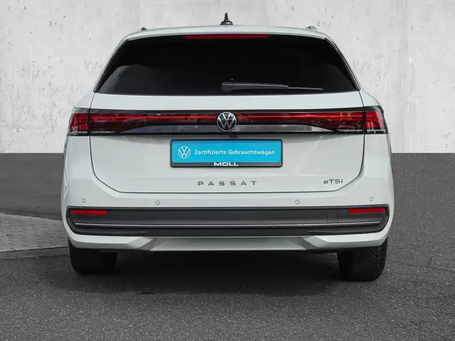 Volkswagen Passat view 6