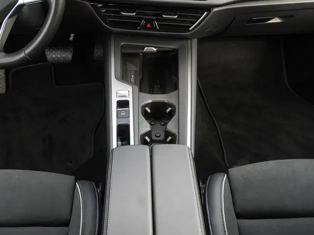 Volkswagen Passat view 13