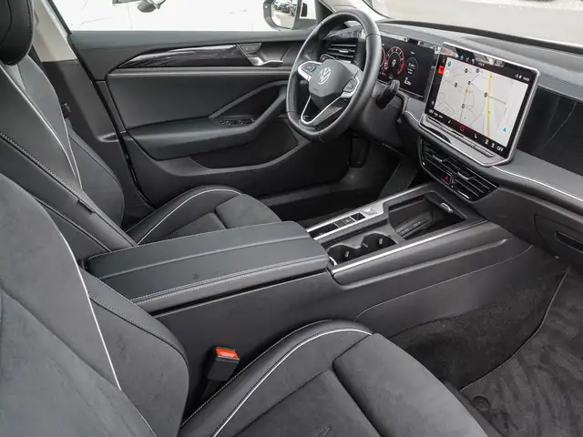 Volkswagen Passat view 8