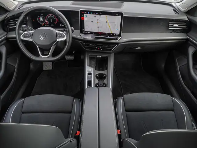 Volkswagen Passat view 10