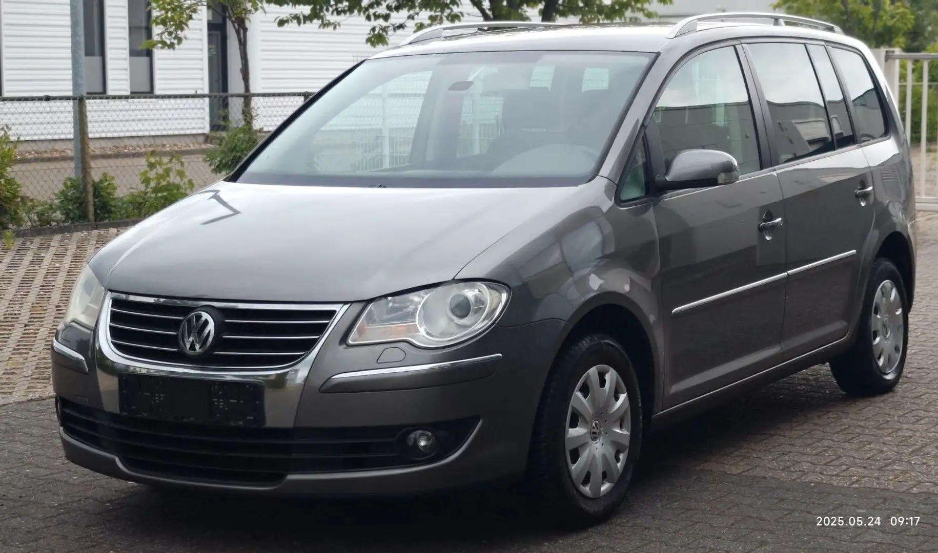 Volkswagen Touran Highline EcoFuel 2.0 CNG SHZ Grey - 1