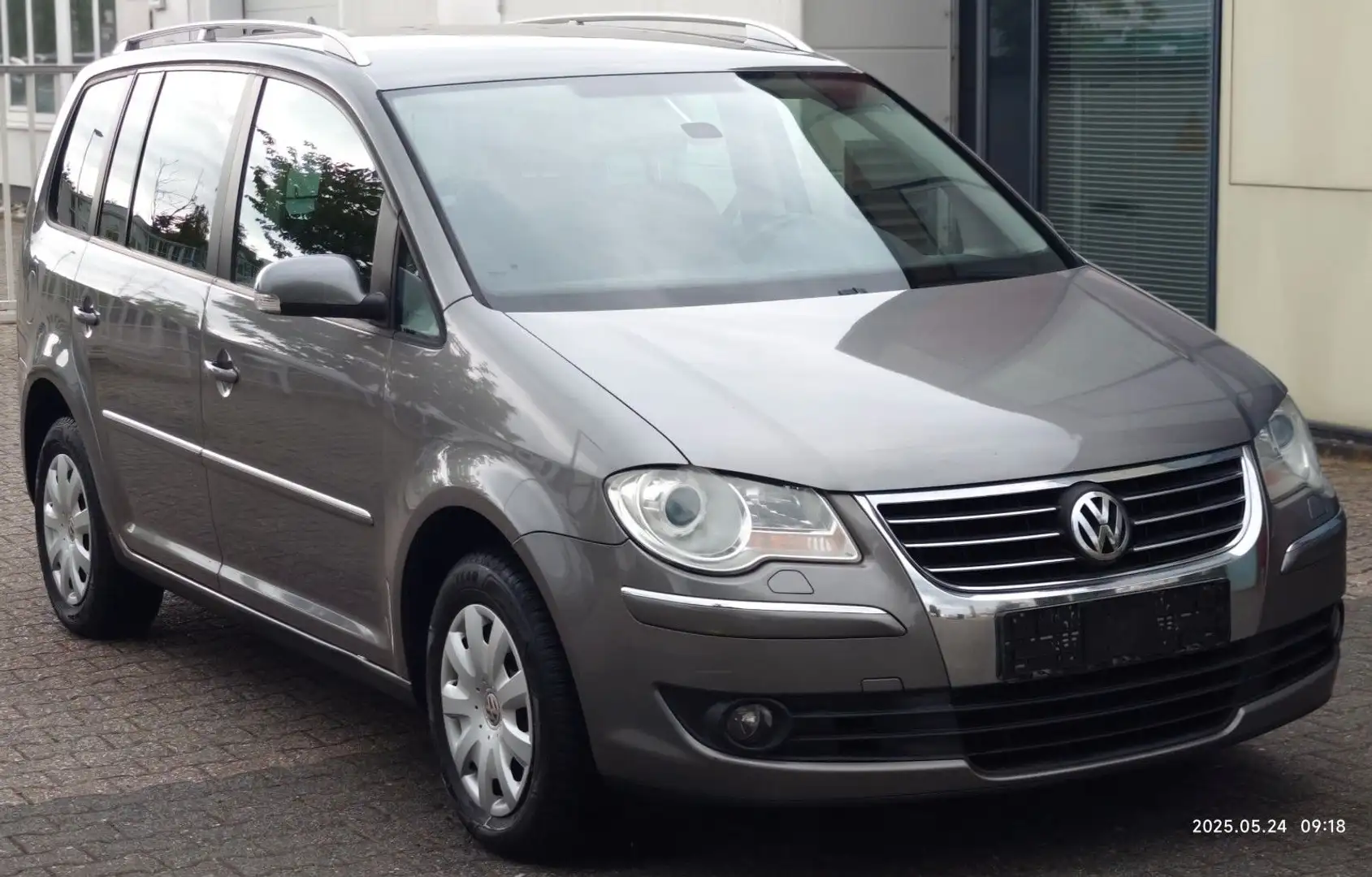 Volkswagen Touran Highline EcoFuel 2.0 CNG SHZ Grey - 2