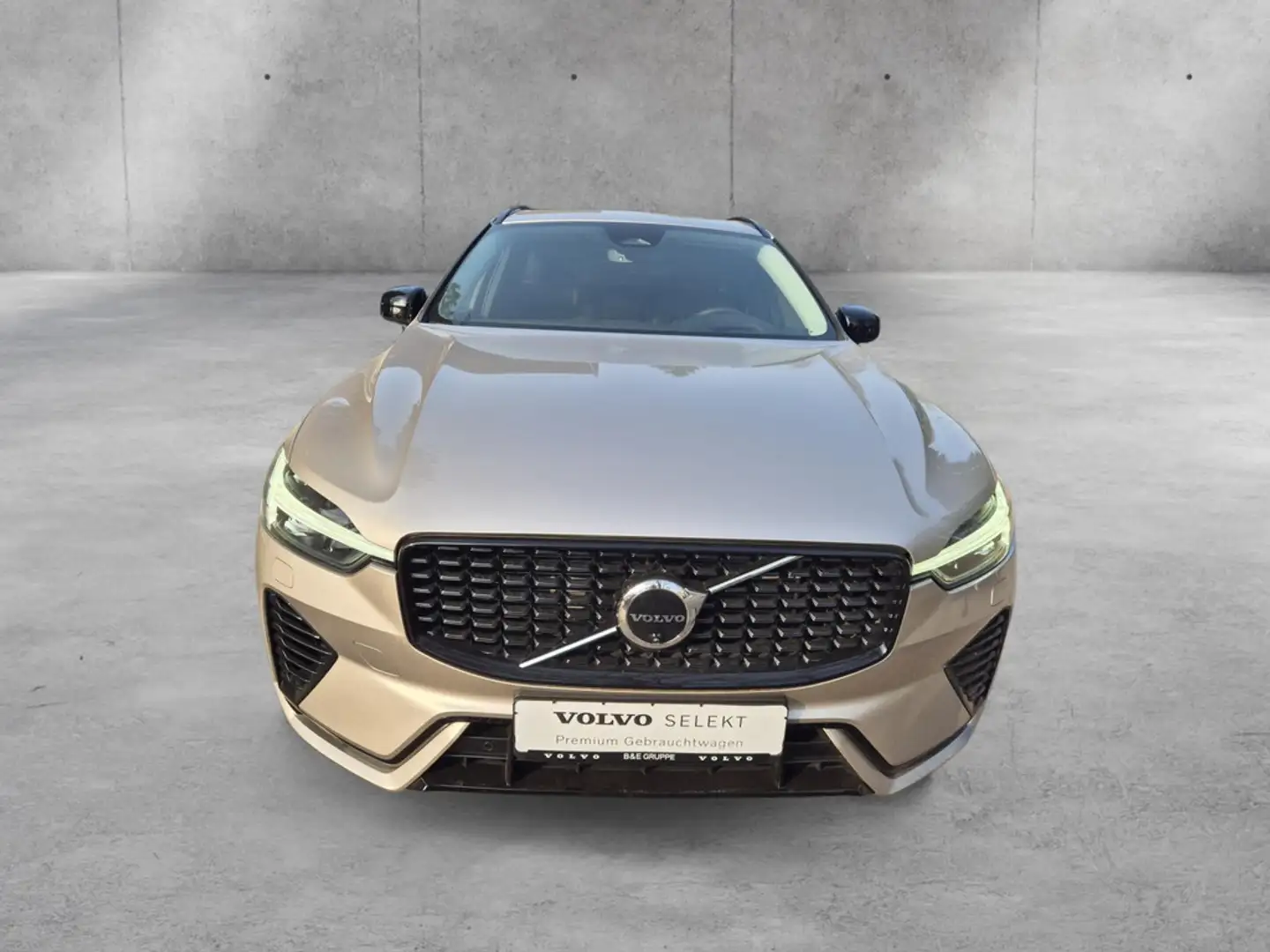 Volvo XC60 T8 AWD Recharge Plug-In Hybrid Ultra Dark Beige - 2