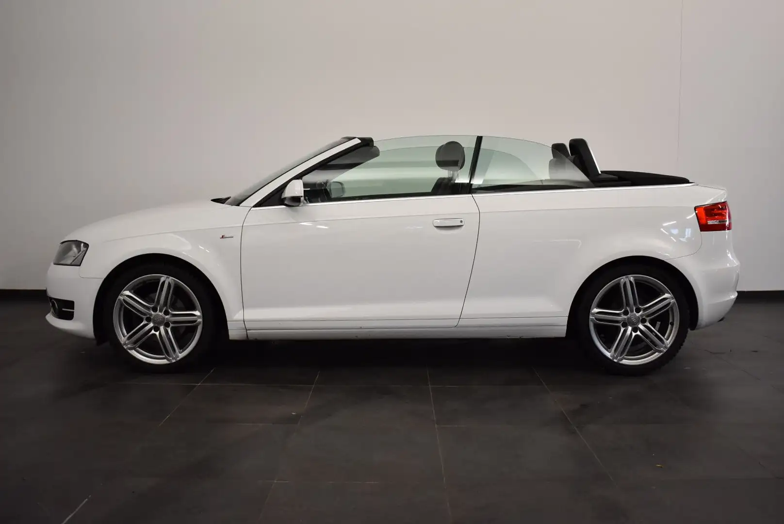 Audi A3 Cabriolet S line Sportpaket plus/NAVI/PDC Weiß - 2