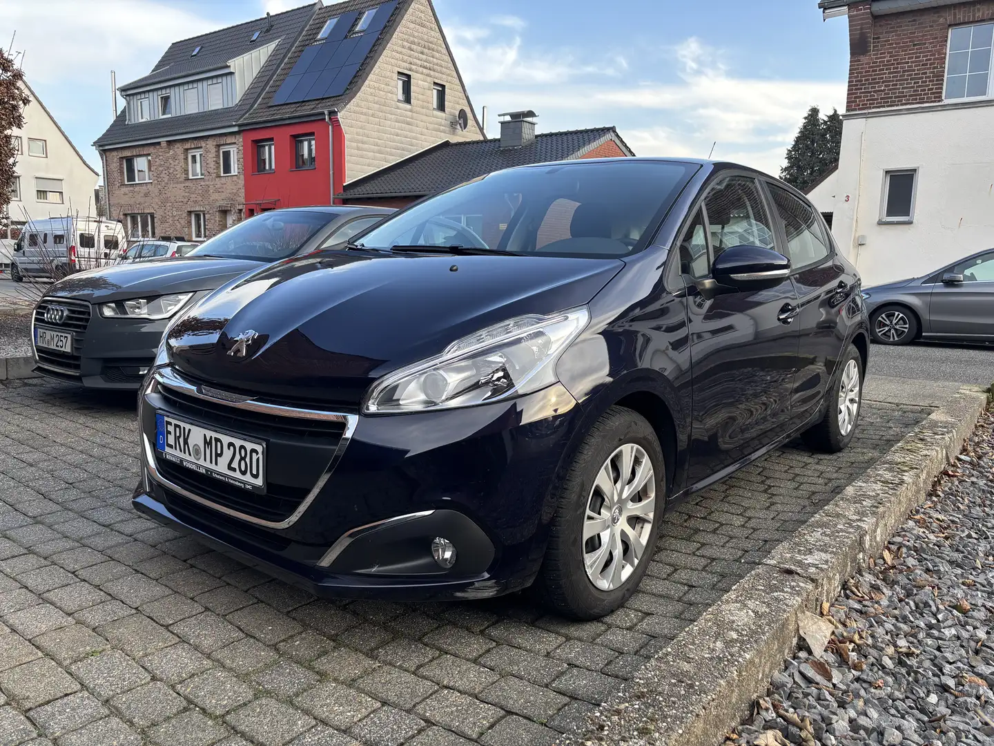 Peugeot 208 208  5-Türer PureTech Active 38.400km (Rentner) Blau - 2
