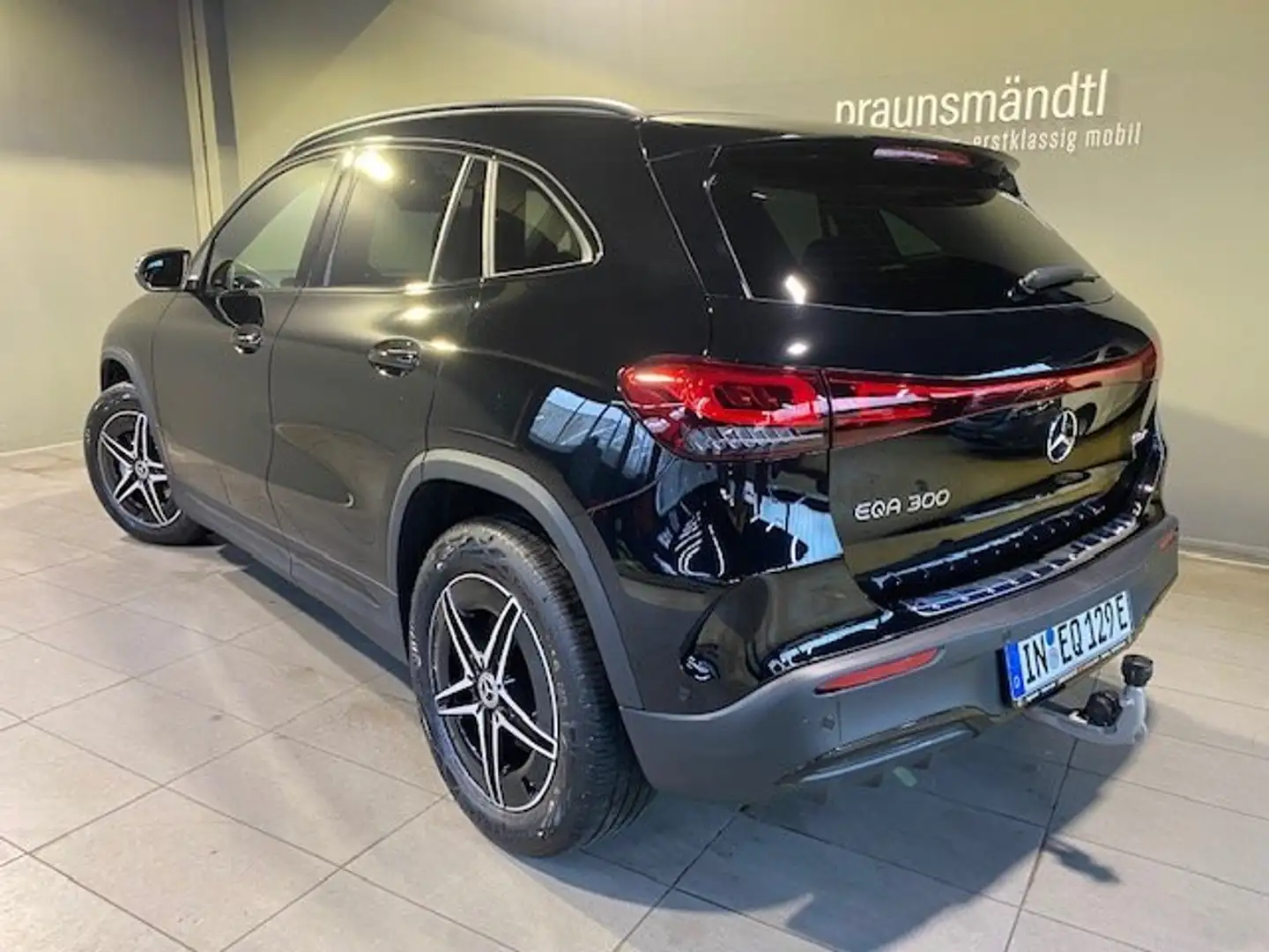 Mercedes-Benz EQA 300 4M AMG/Night/18"/LED/AHK/Panorama/EASY-P Чёрный - 2
