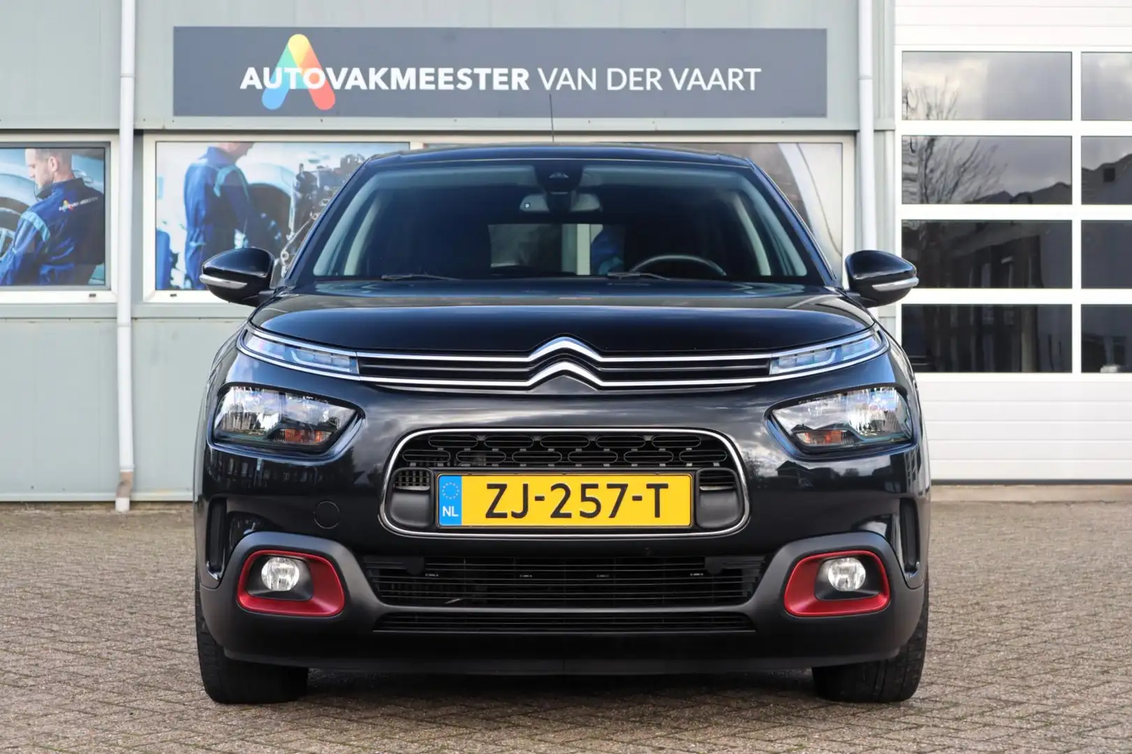 Citroen C4 Cactus 1.2 PureTech Business Zwart - 2