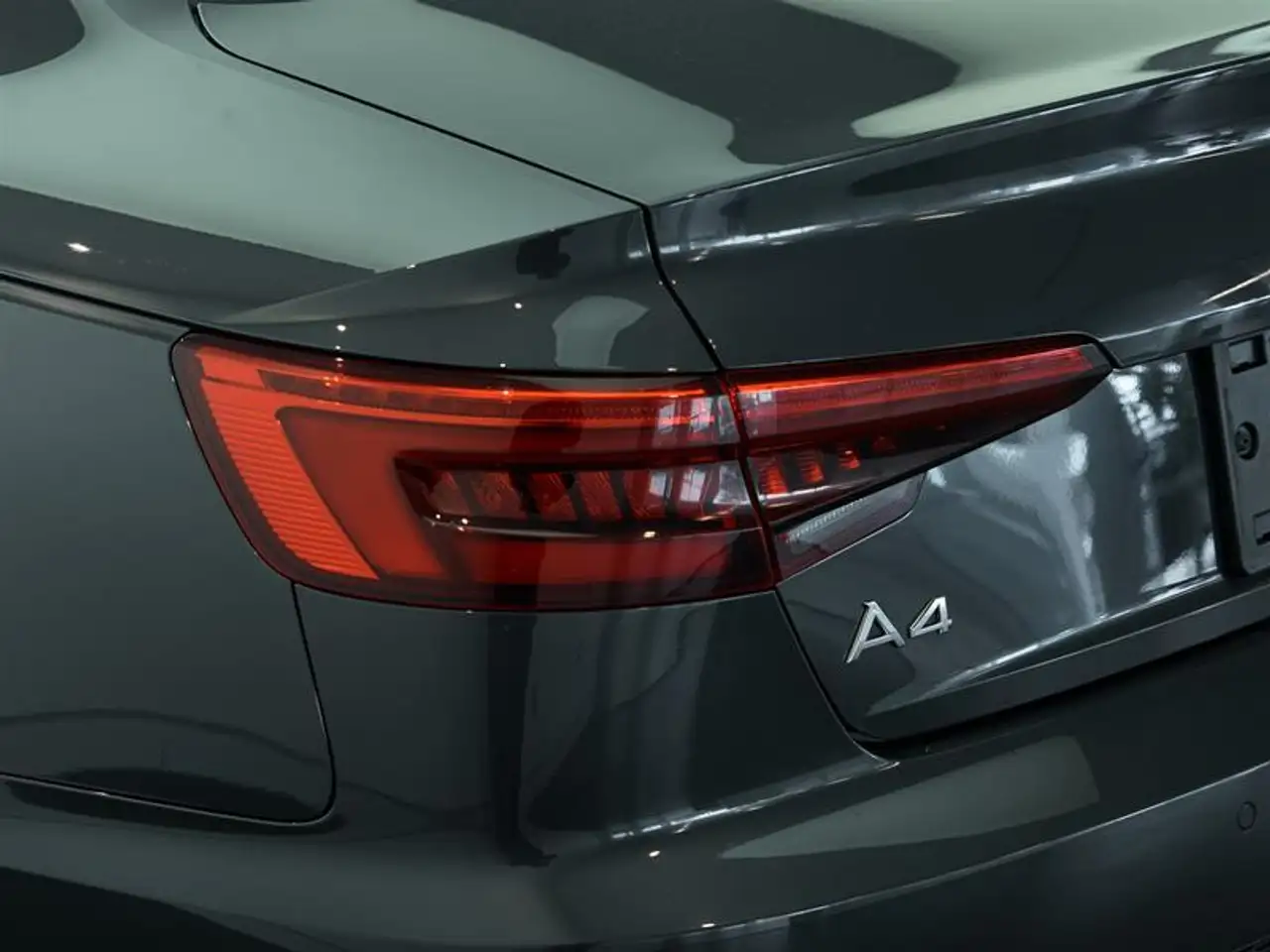 Audi A4 photo Audi A4