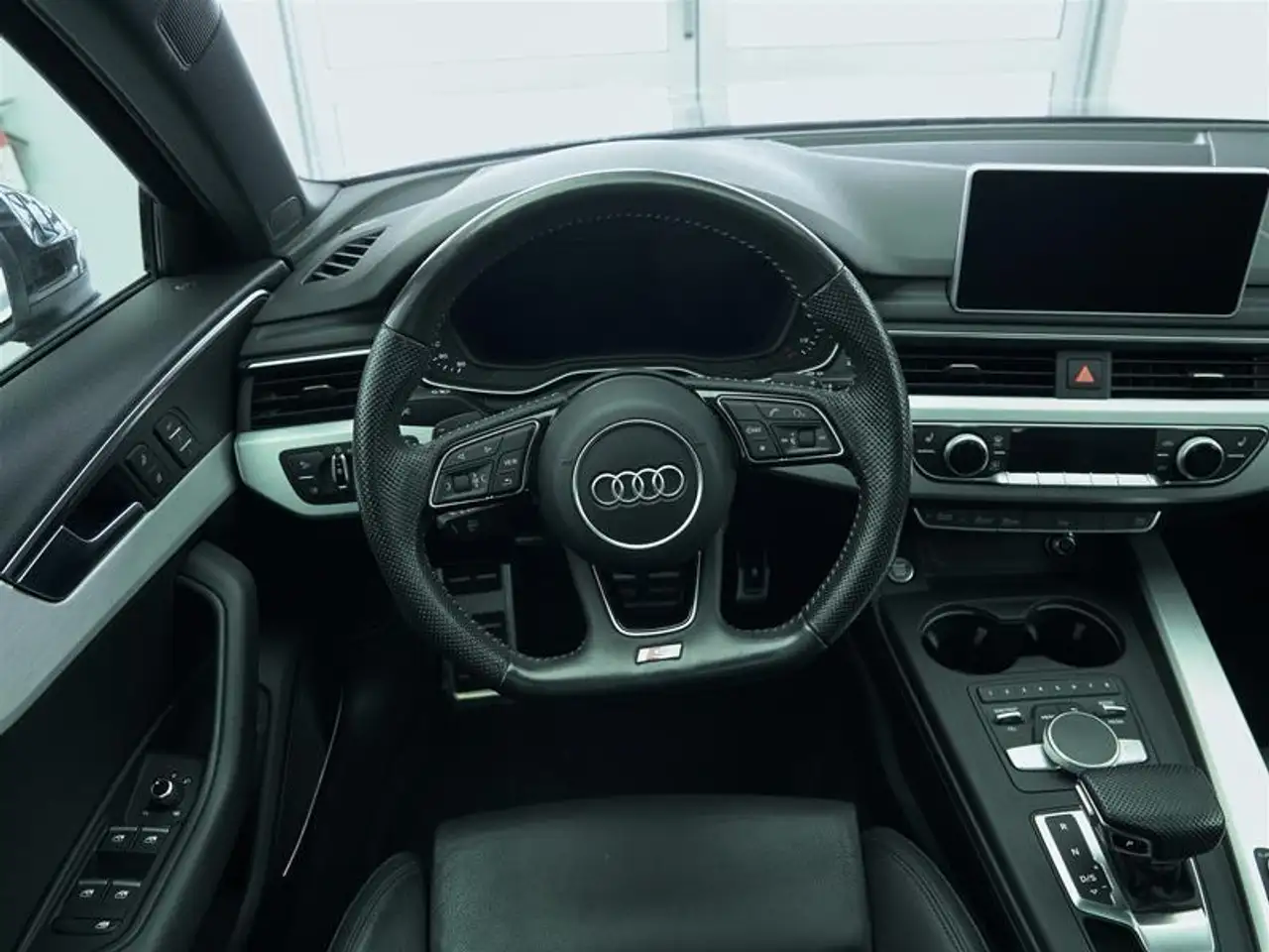 Audi A4 photo Audi A4