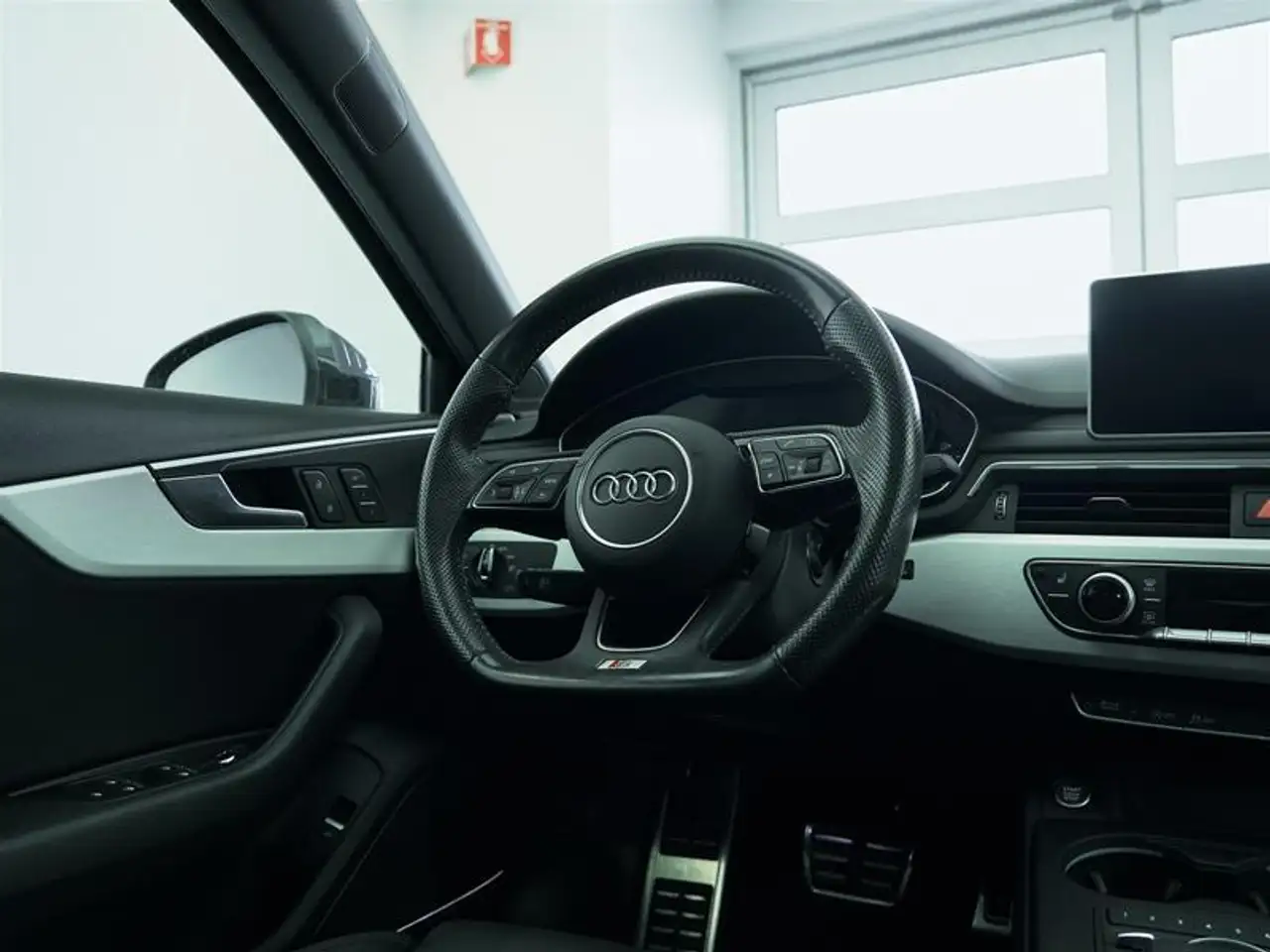 Audi A4 photo Audi A4