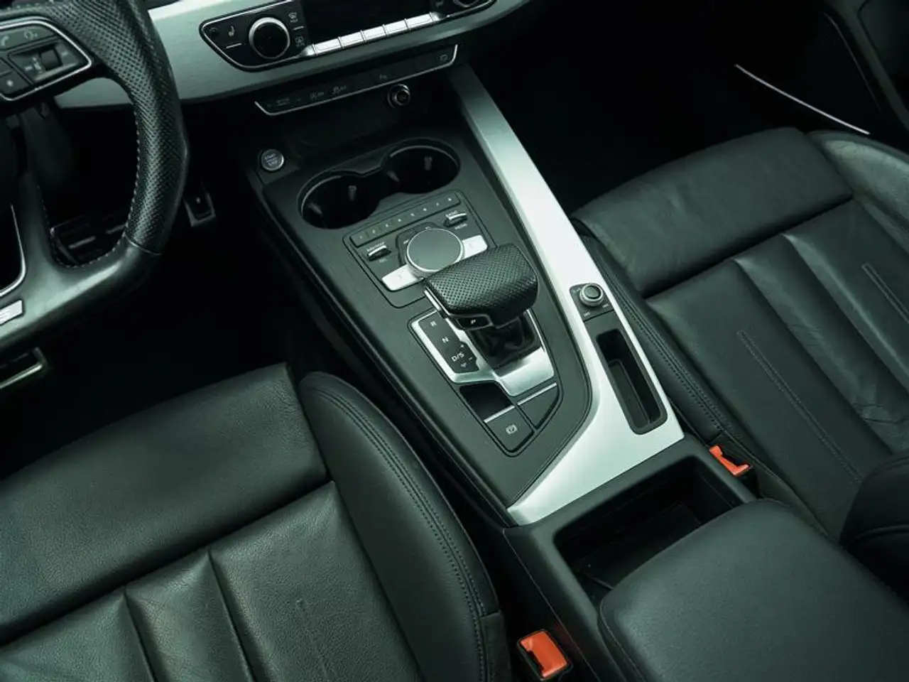 Audi A4 photo Audi A4