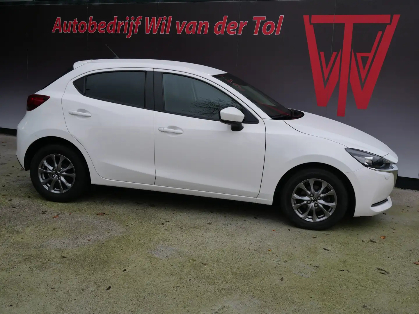 Mazda 2 1.5 Skyactiv-G COMFORT | AUTOMAAT | CAMERA | NAVIG Wit - 1