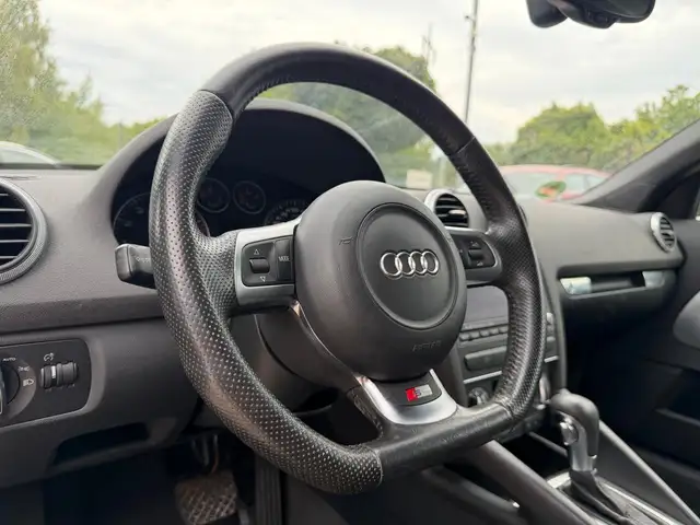 Audi A3 Cabriolet view 11