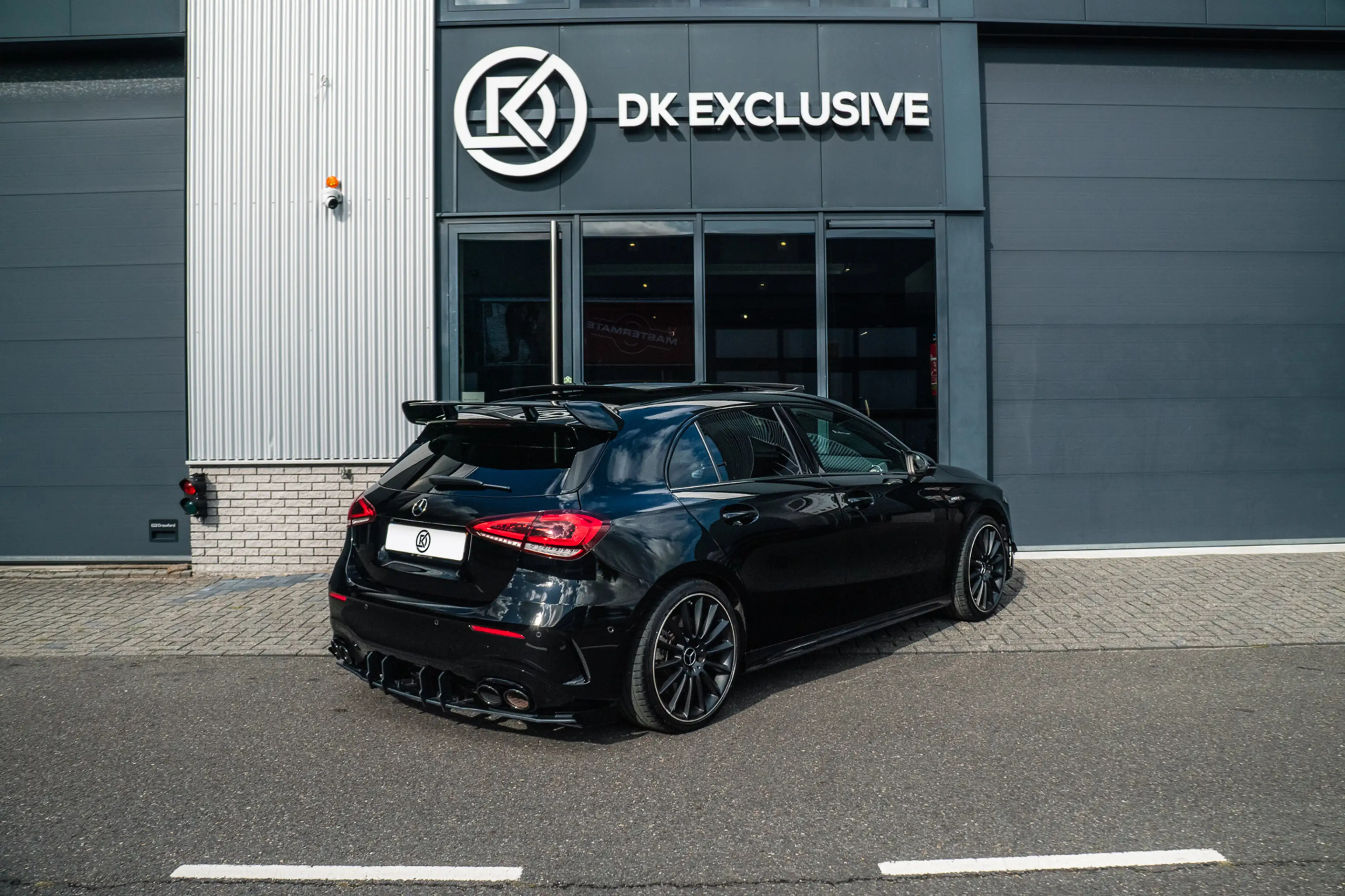 Mercedes-Benz A 35 AMG 4MATIC Advantage — photo 3