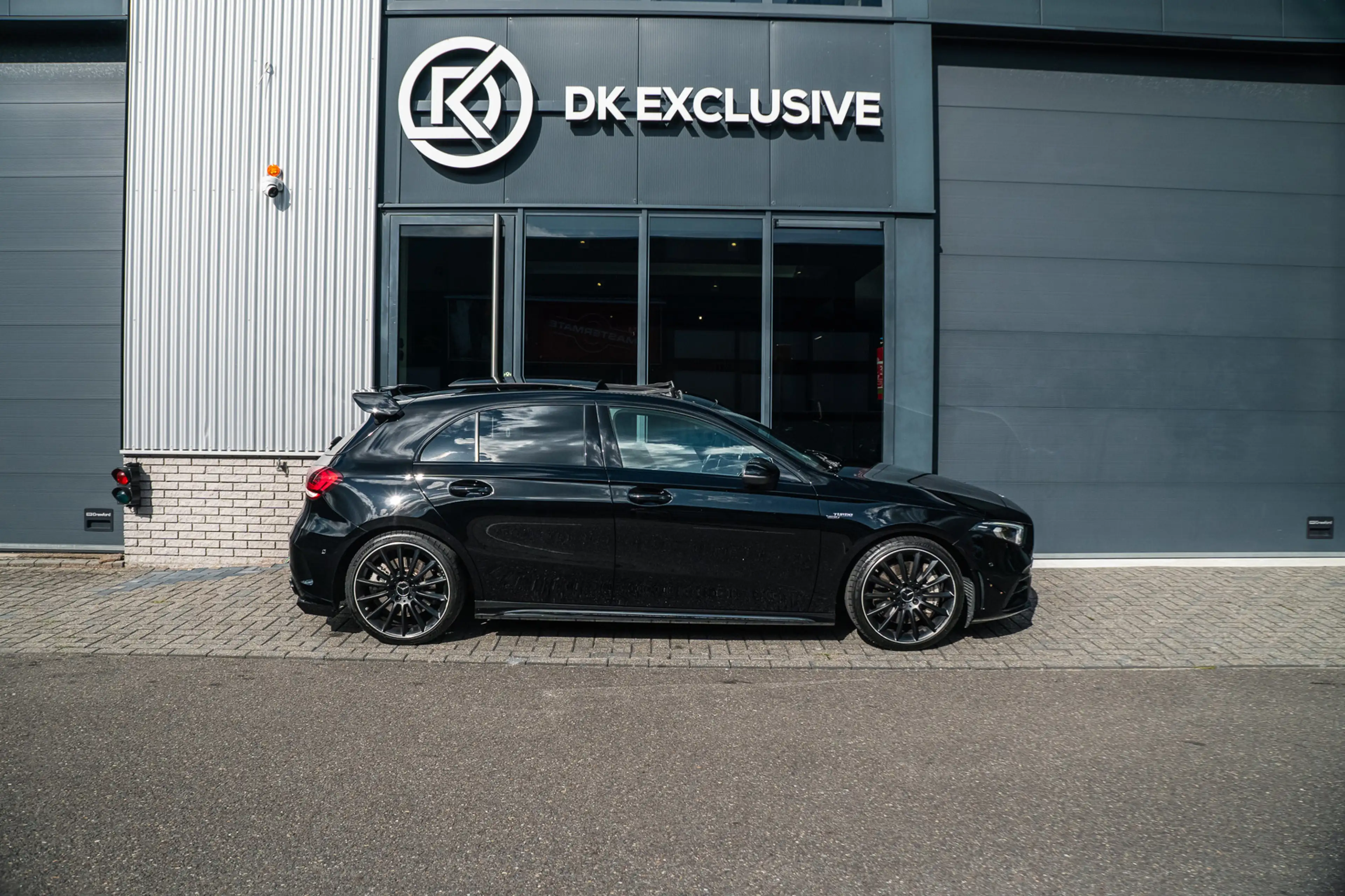 Mercedes-Benz A 35 AMG 4MATIC Advantage — photo 2