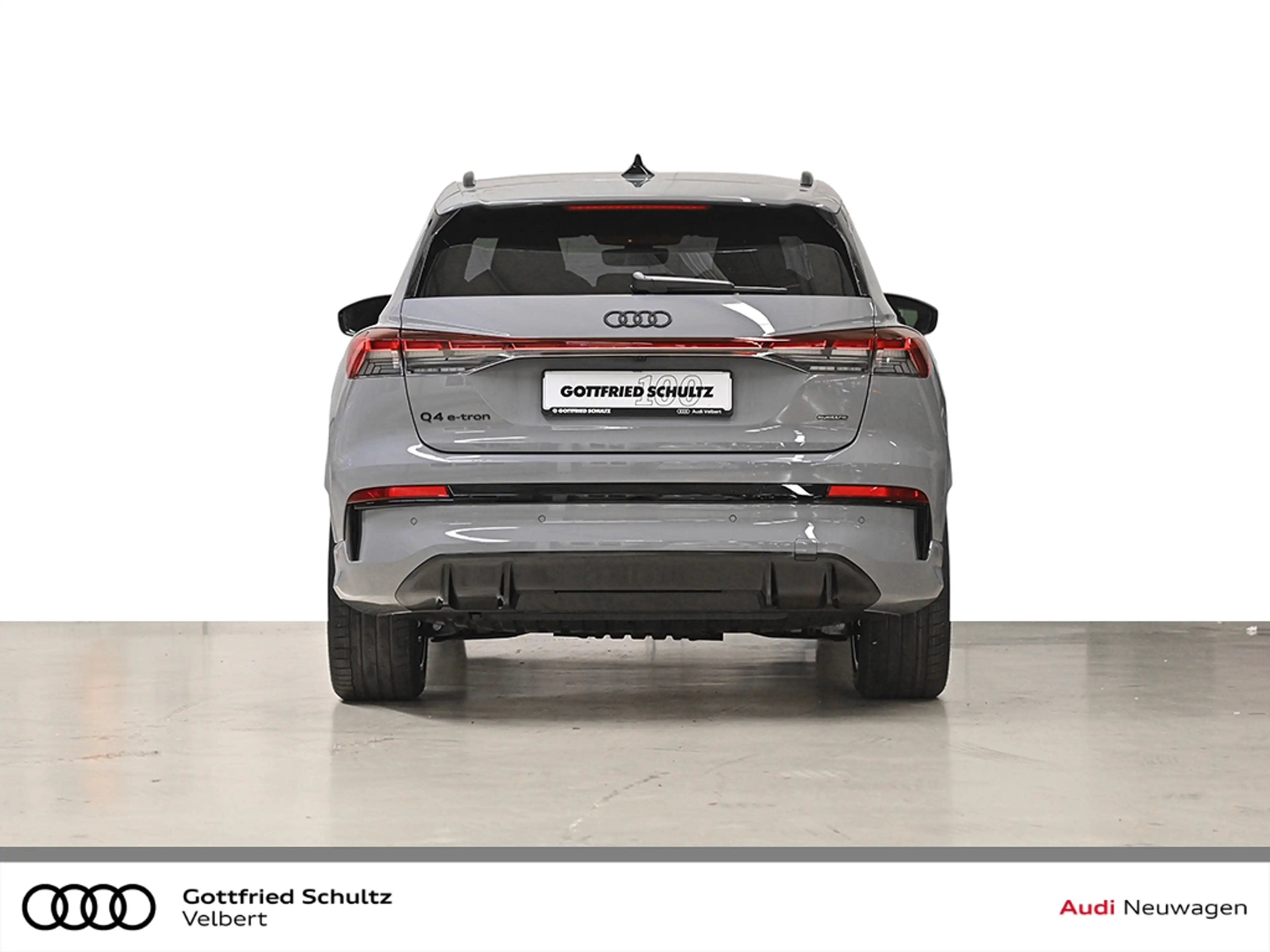 Audi Q4 e-tron SUV quattro 220 kW #E-TRONPOWER# — photo 4