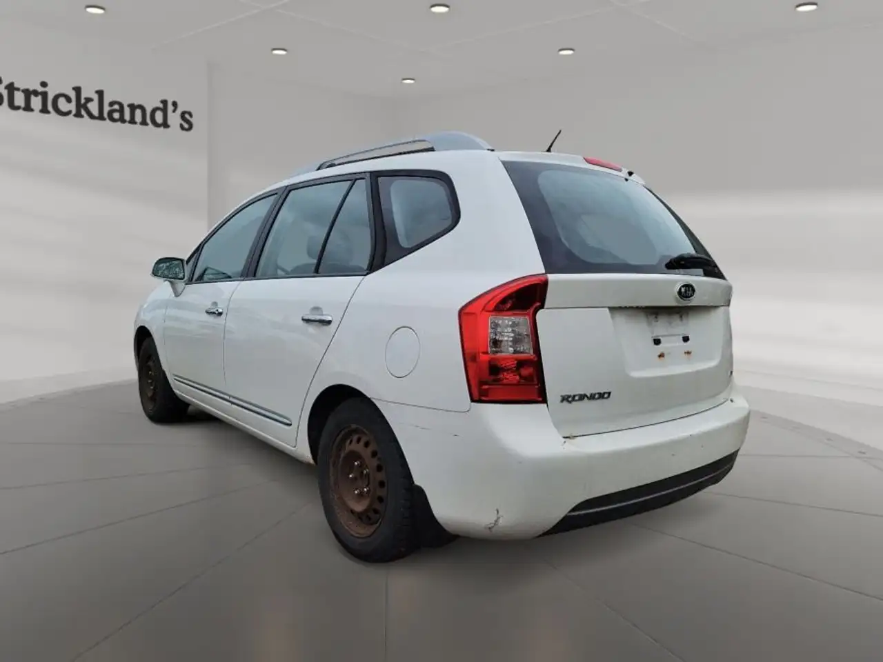 Kia Rondo снимка Kia Rondo
