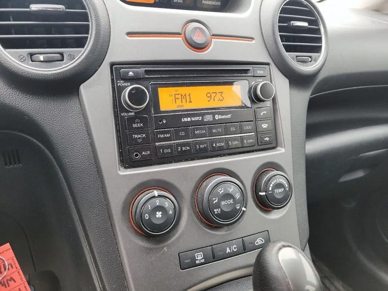 Kia Rondo снимка Kia Rondo