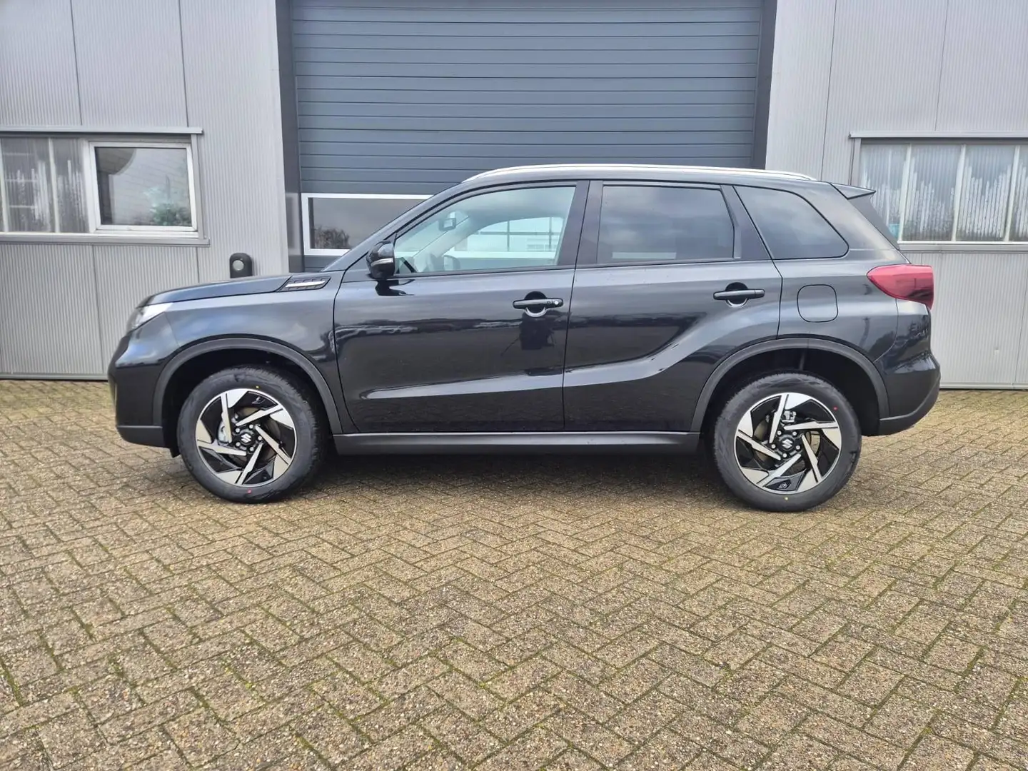 Suzuki Vitara Comfort+ 110PS Automatik MHEV 4x4 ALLGRIP 1.4 B... Schwarz - 2
