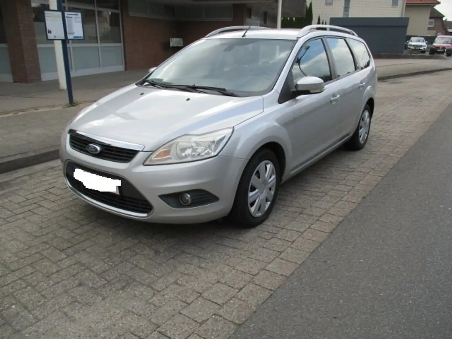Ford Focus Turnier 1.6 TDCi DPF Ghia Tüv 2027 Argintiu - 2